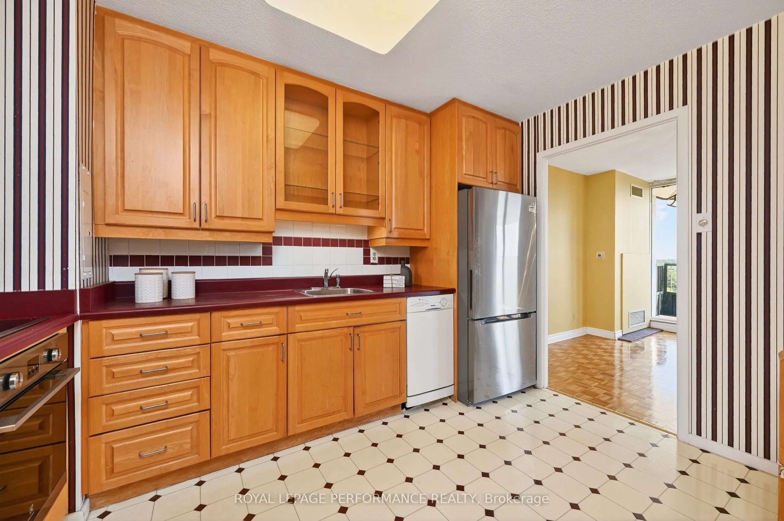 2951 Riverside Drive, #809