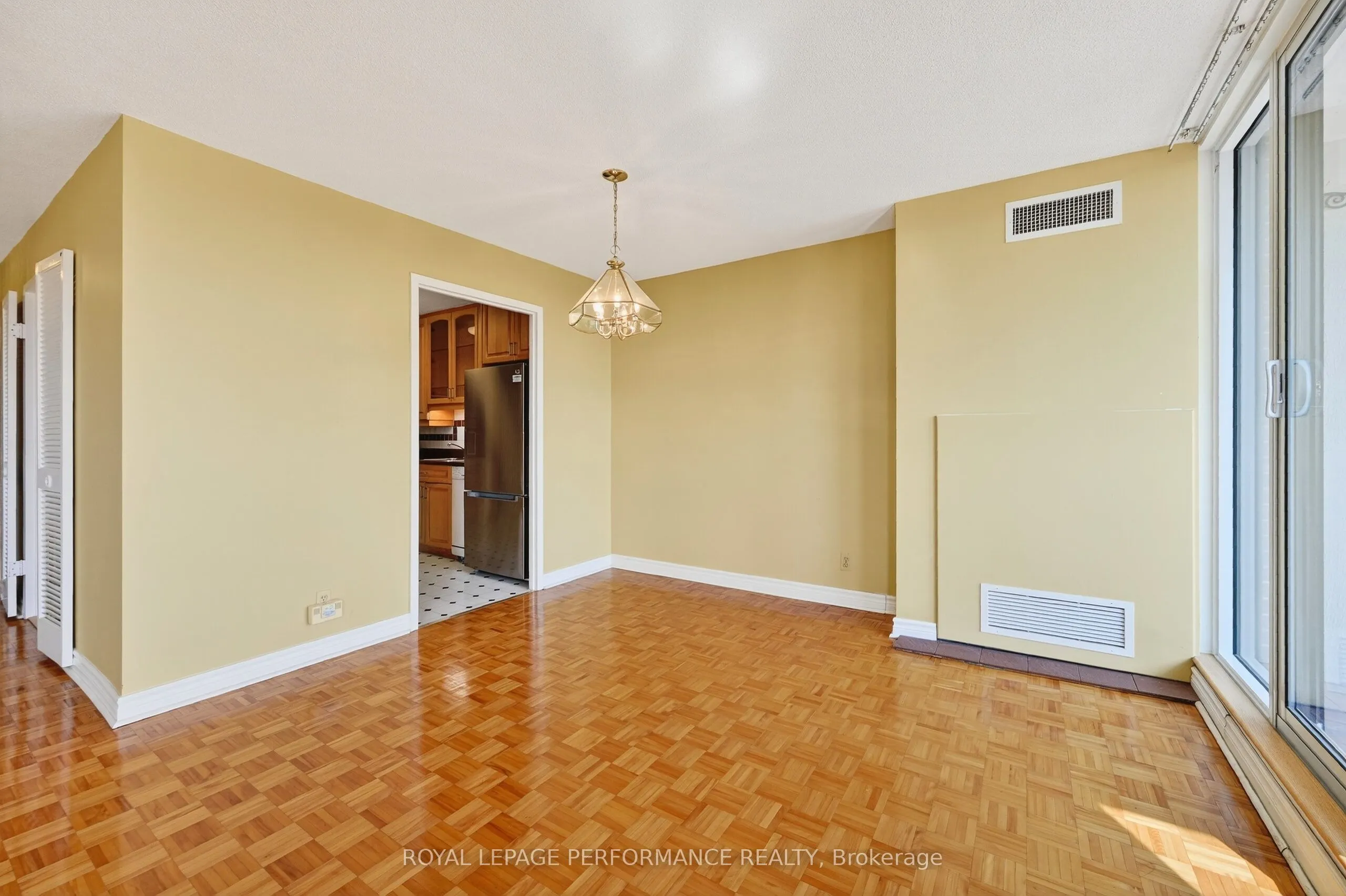 2951 Riverside Drive, #809