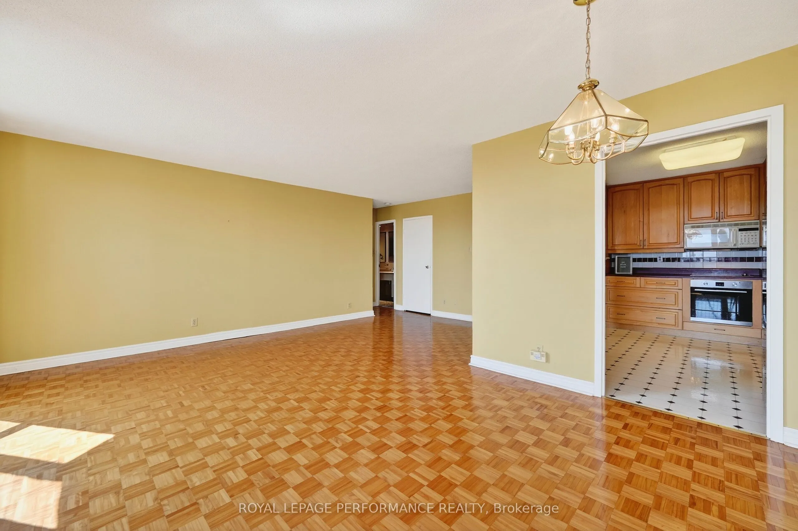 2951 Riverside Drive, #809
