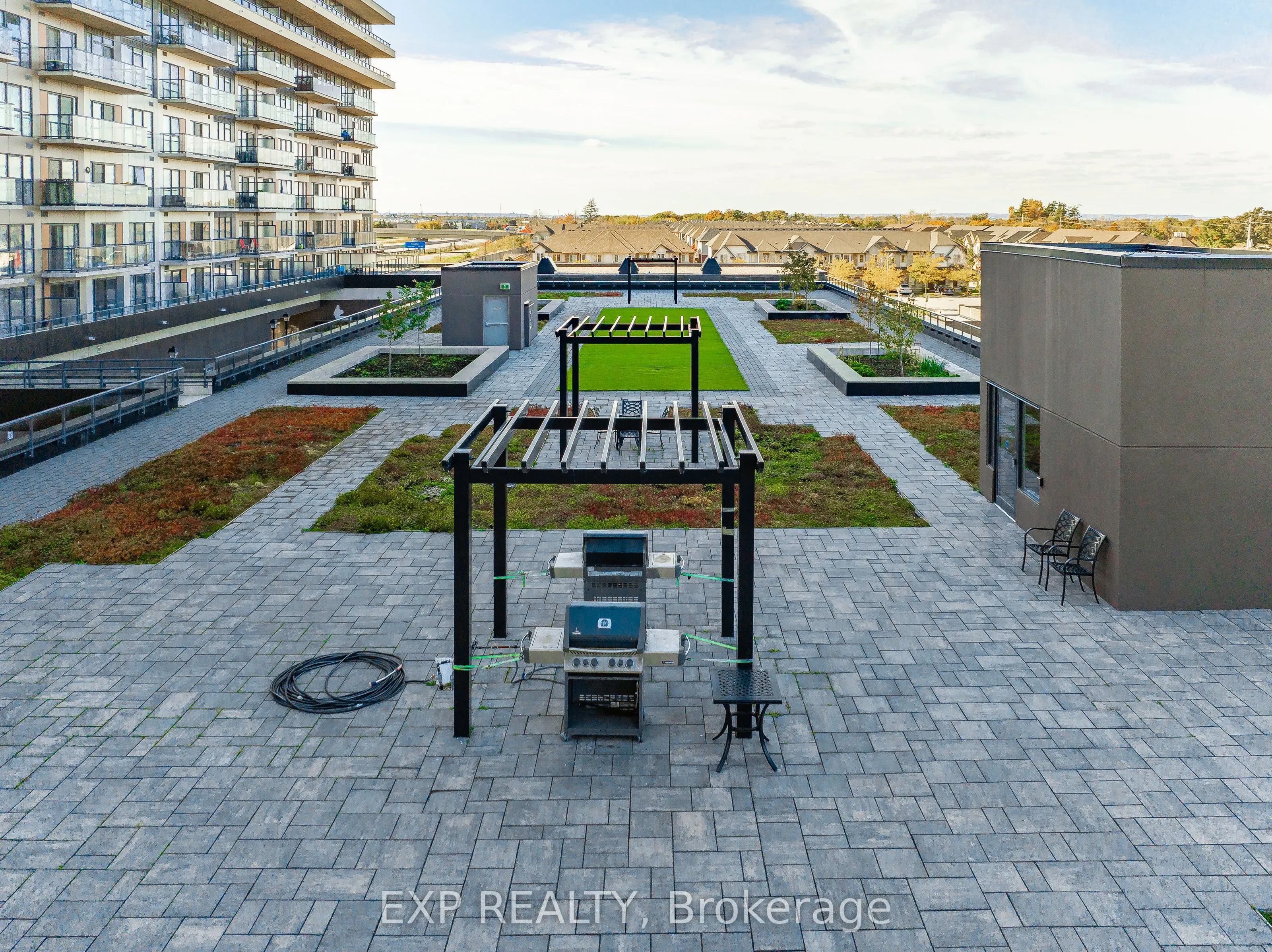 550 North Service Road, #707