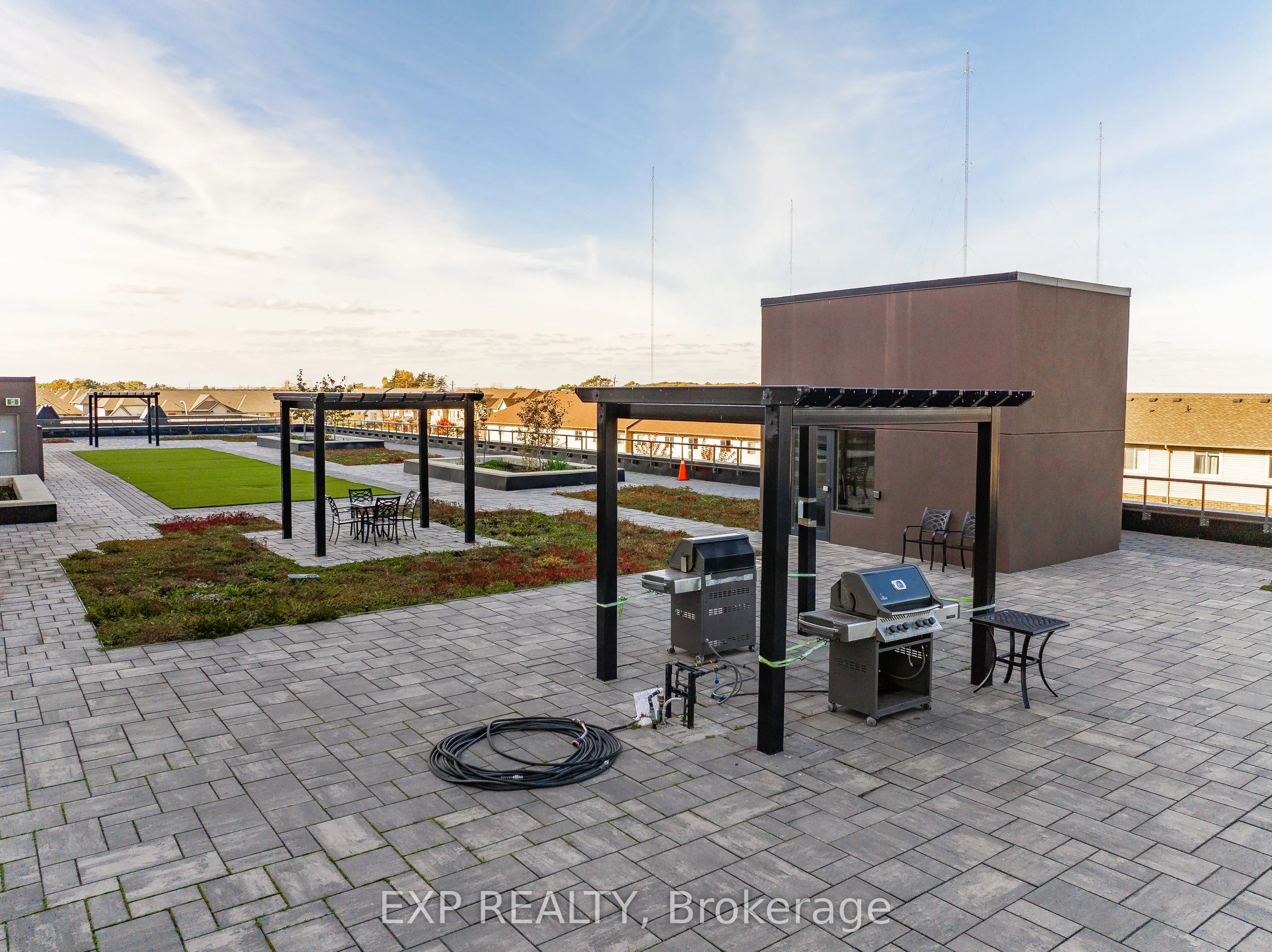 550 North Service Road, #707
