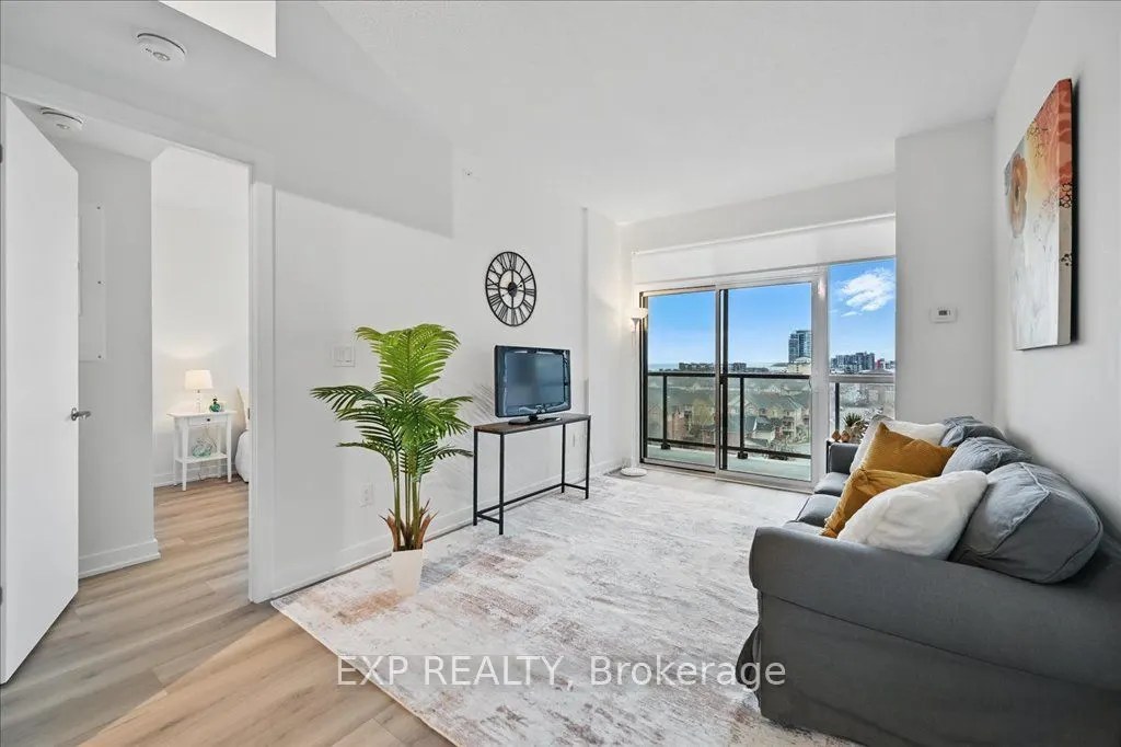 550 North Service Road, #707