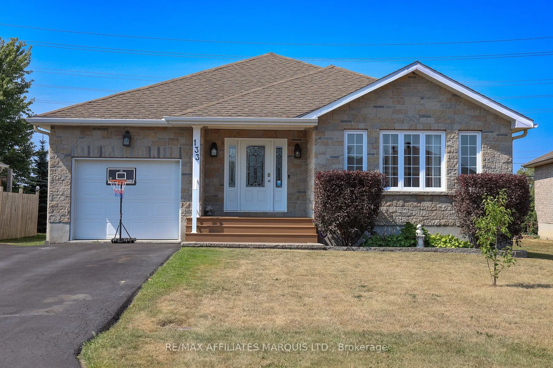 133 Blakes Crescent