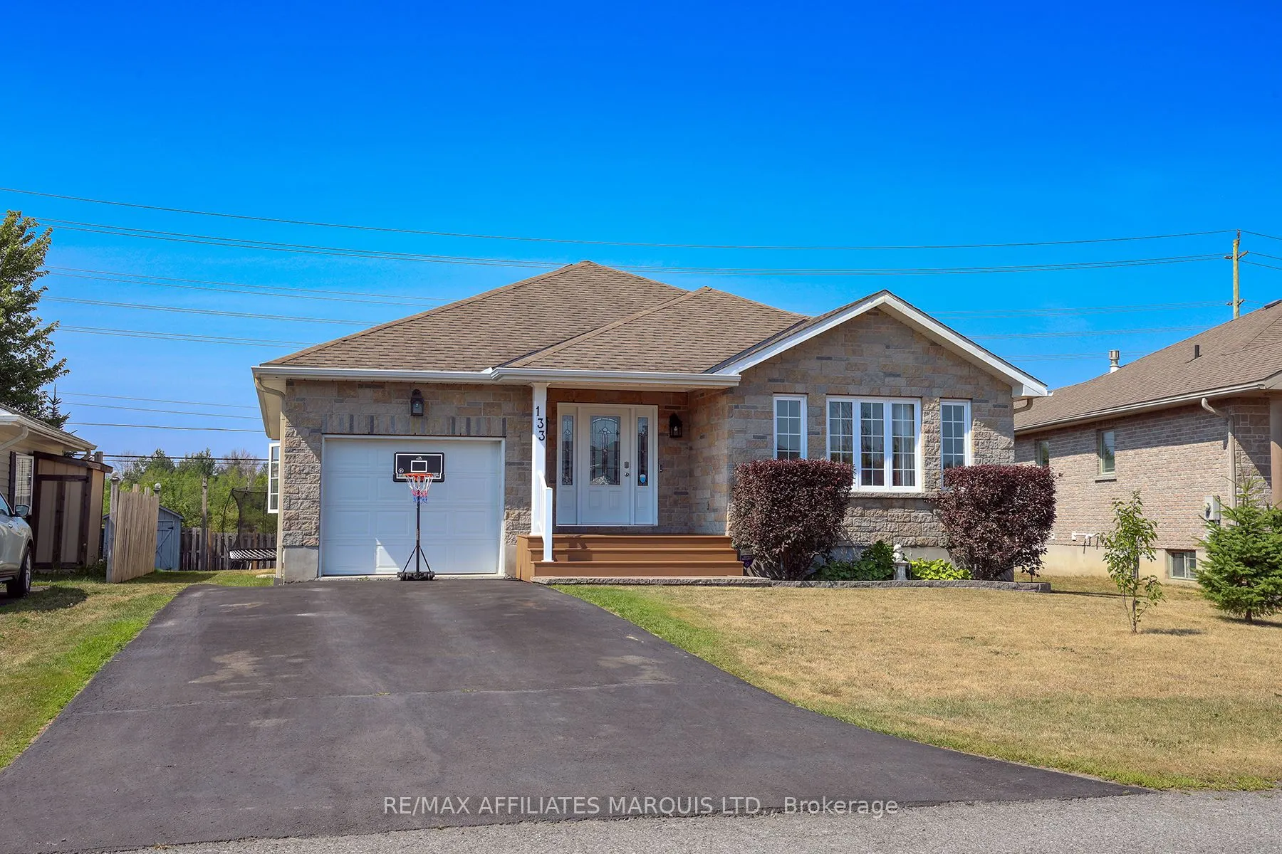 133 Blakes Crescent