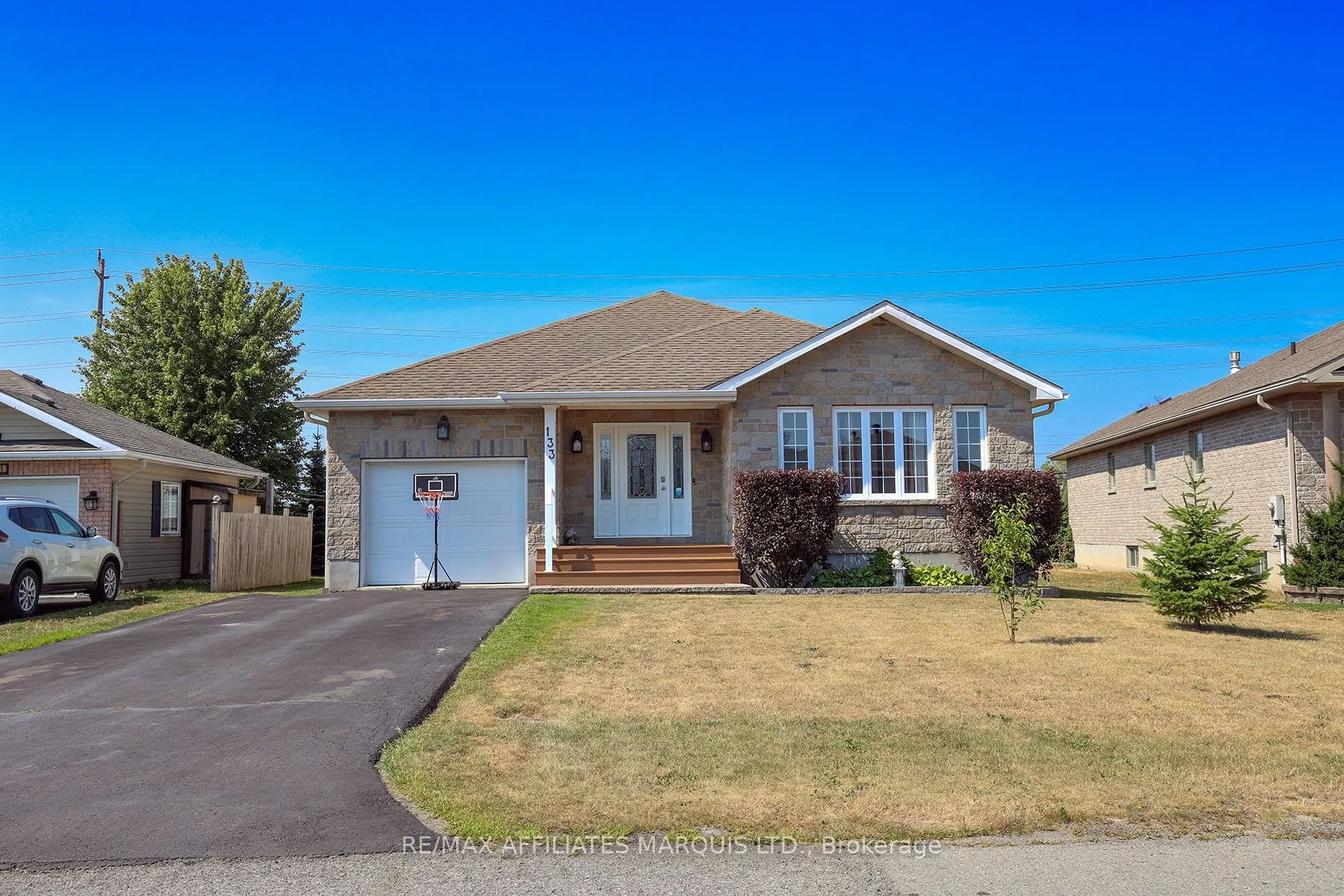 133 Blakes Crescent