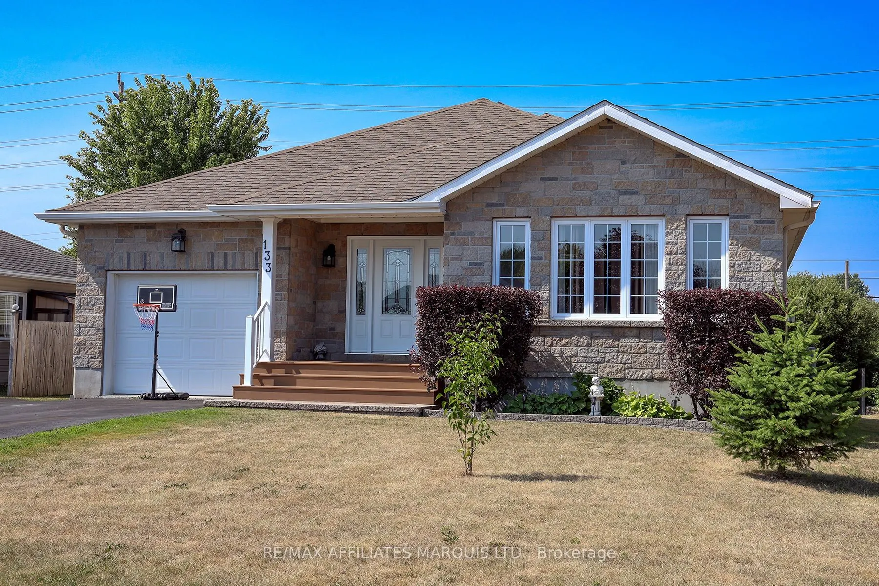 133 Blakes Crescent