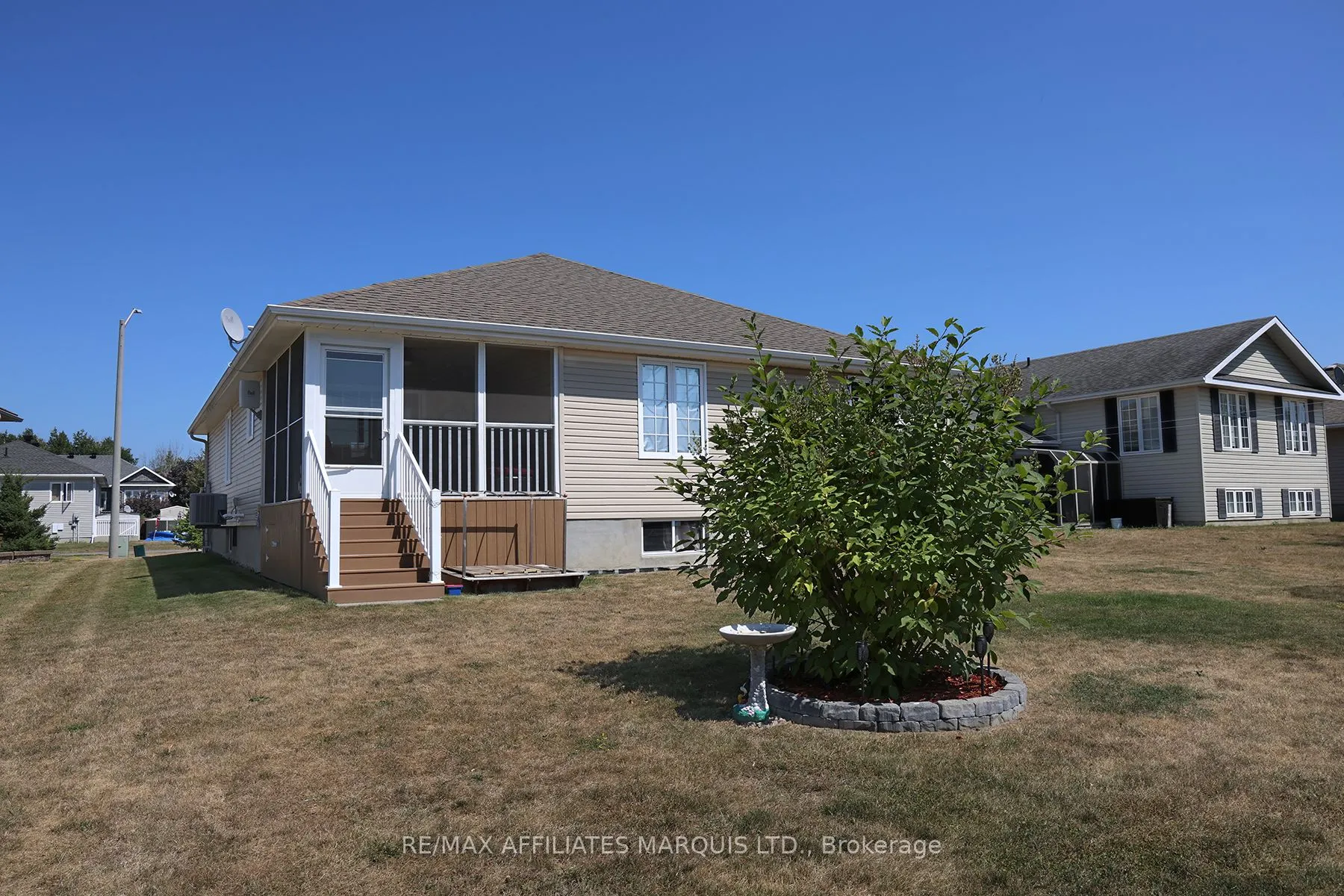 133 Blakes Crescent