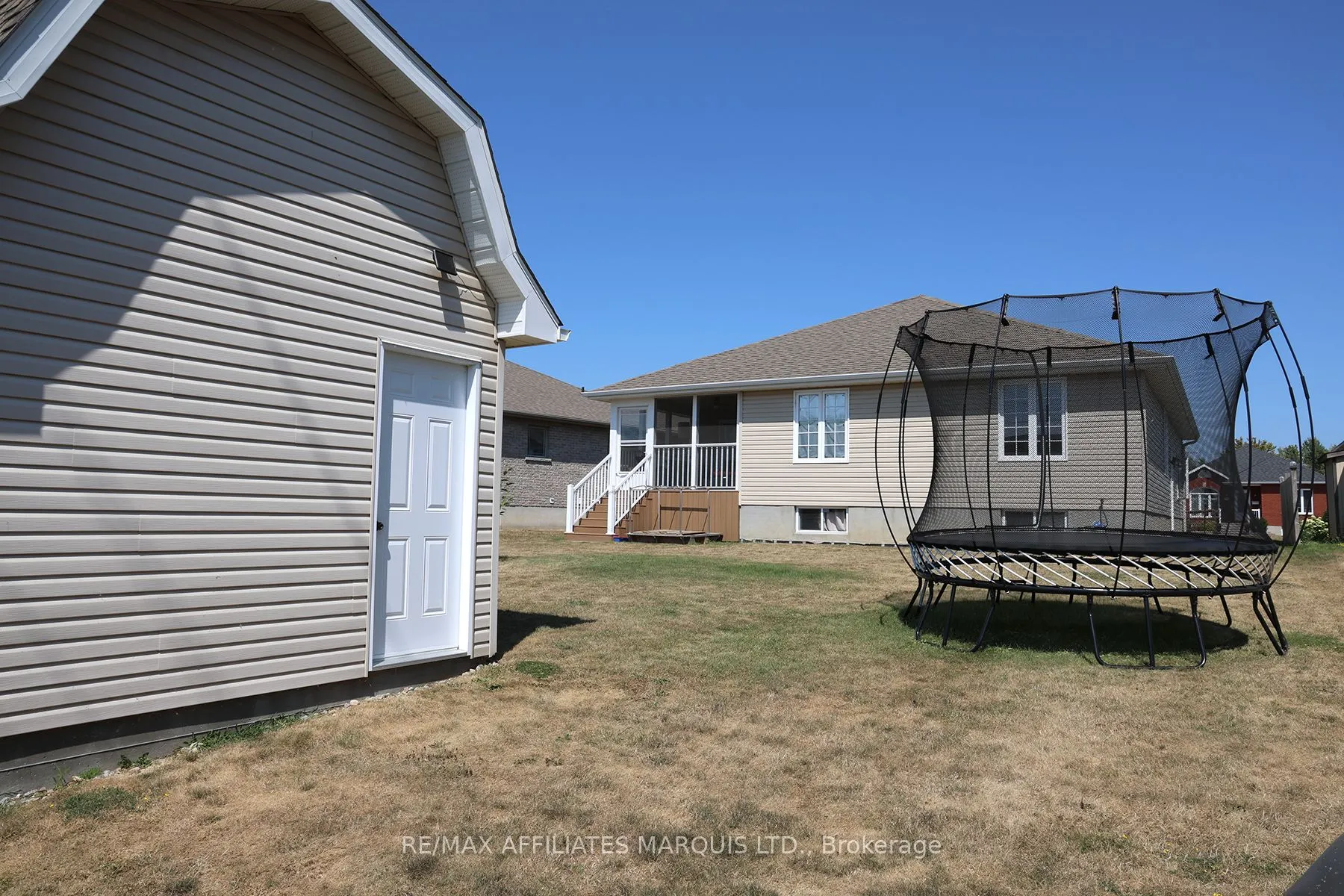 133 Blakes Crescent