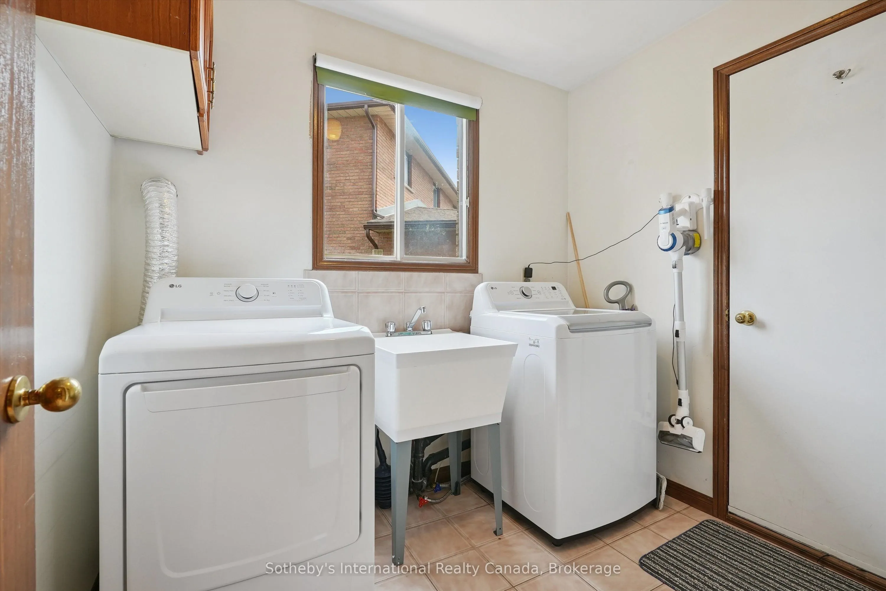 6 Windstar Place