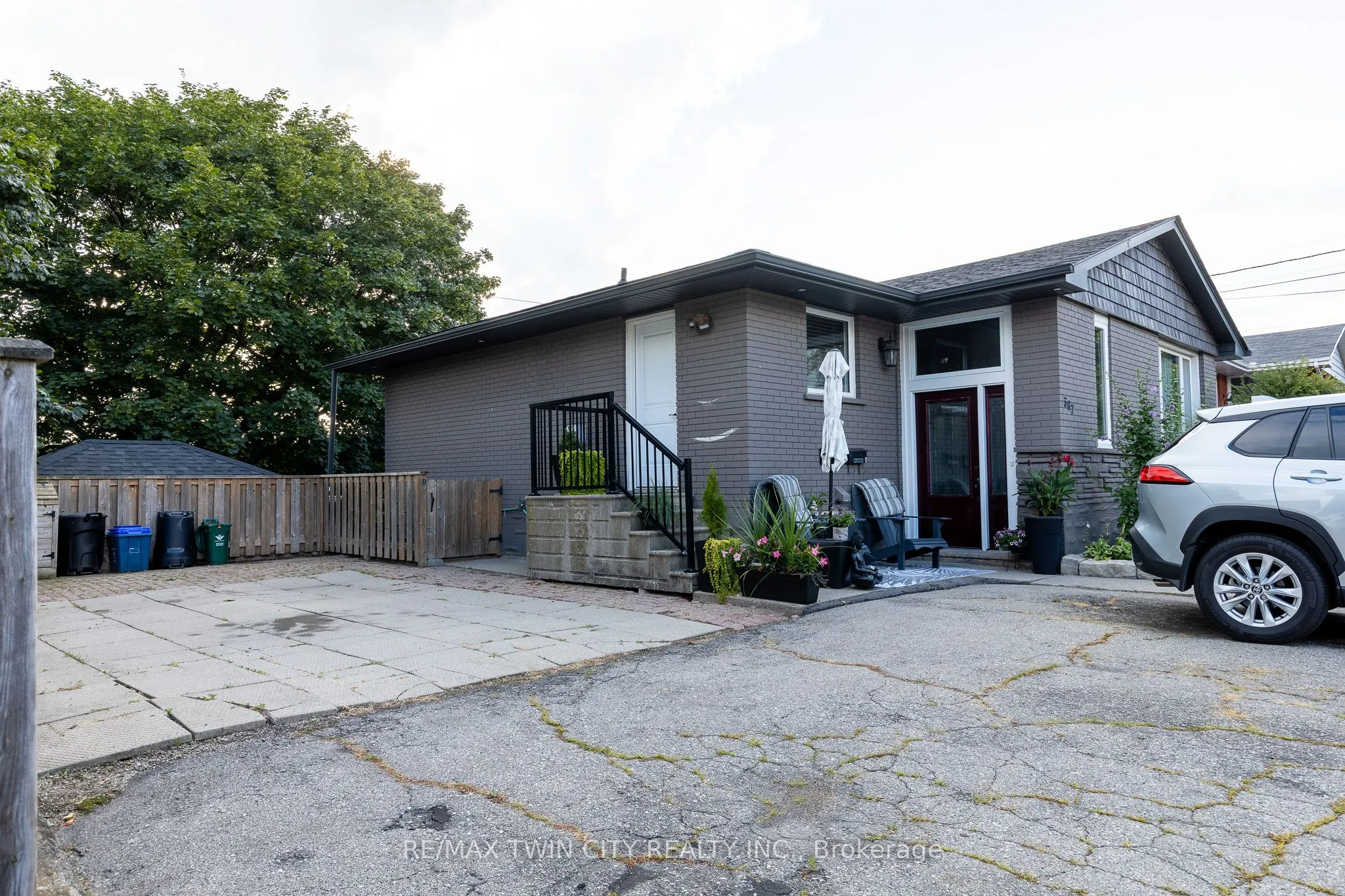 367 Hillcrest Road, #B