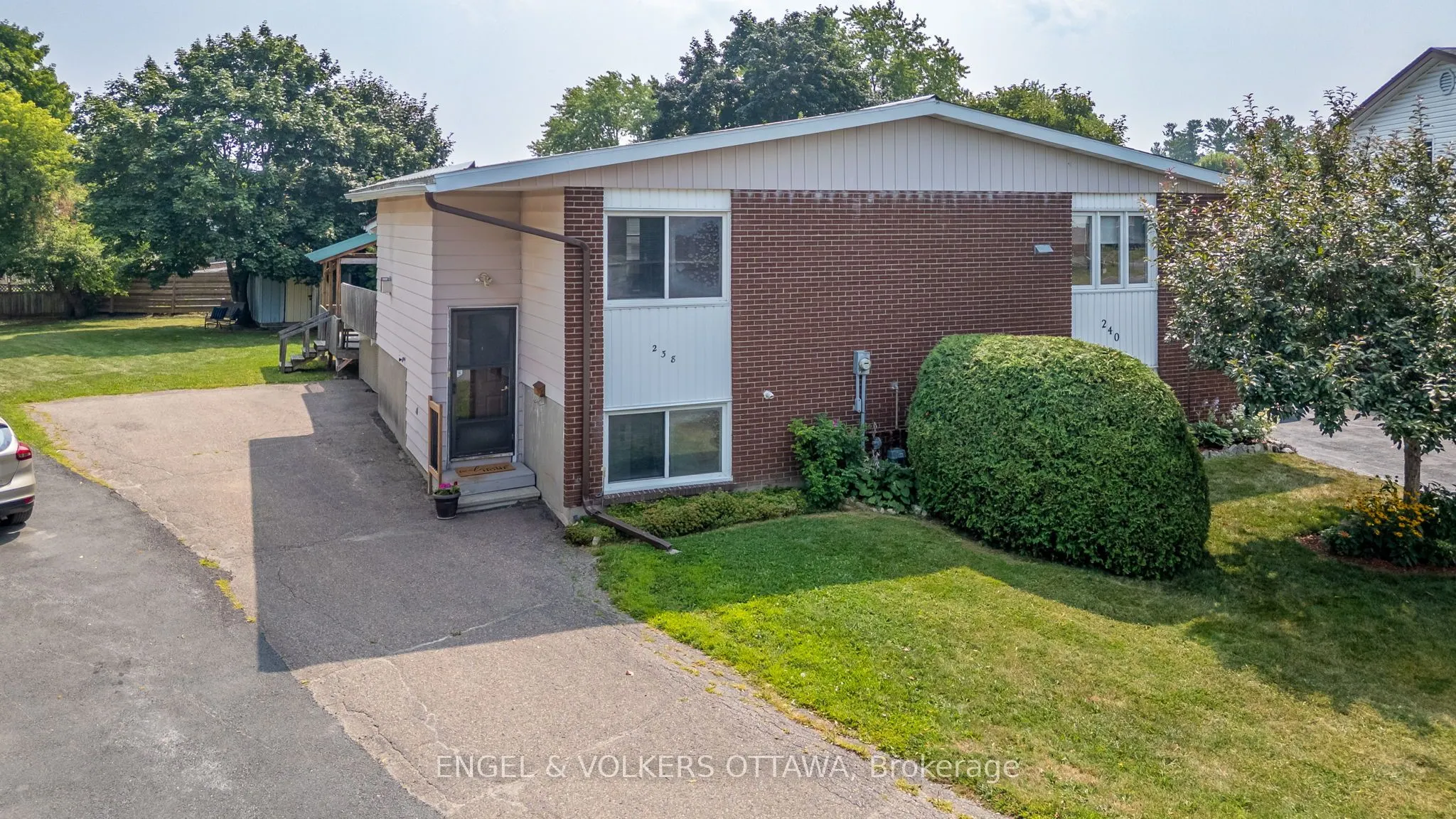 238 Wilfred Crescent