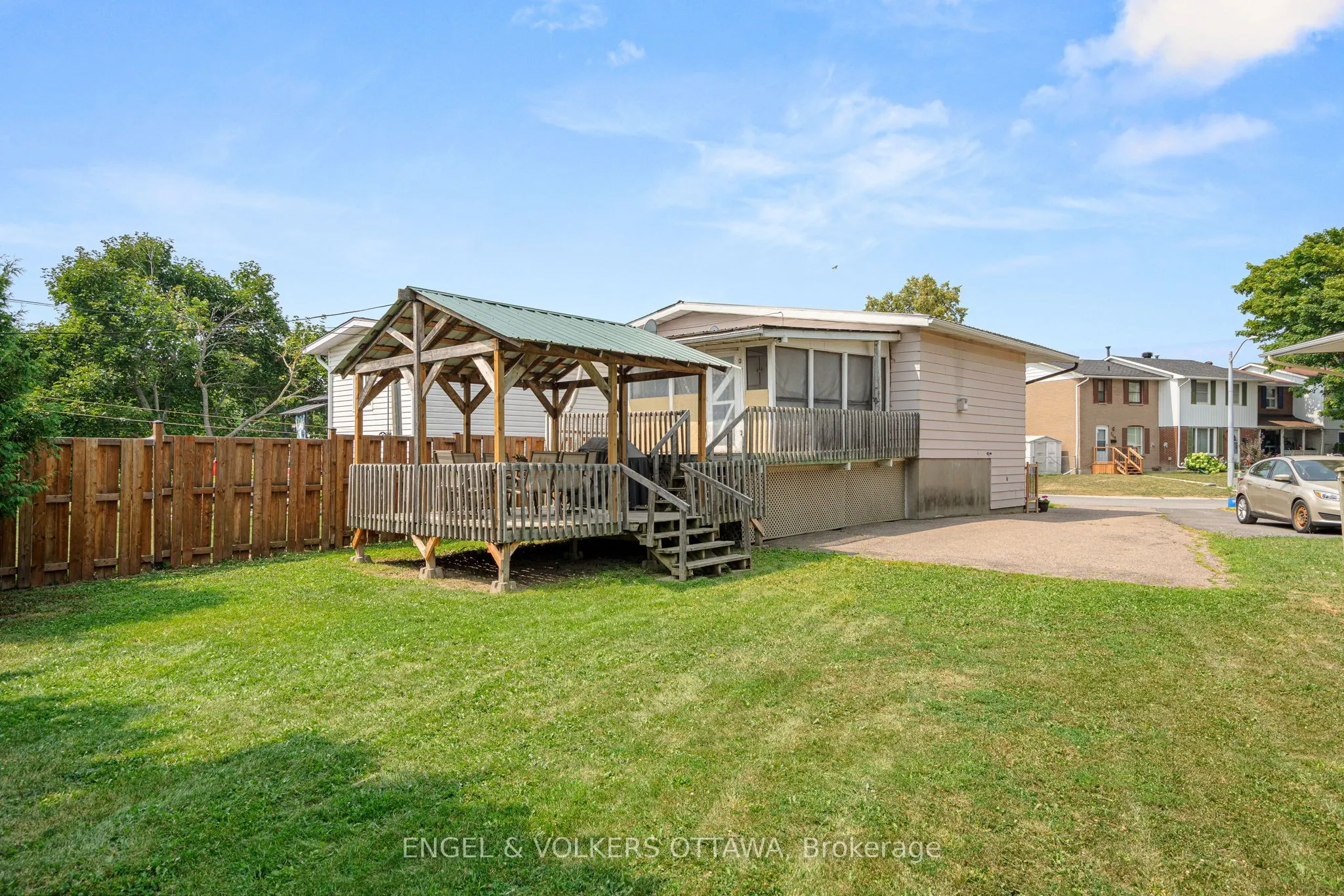 238 Wilfred Crescent