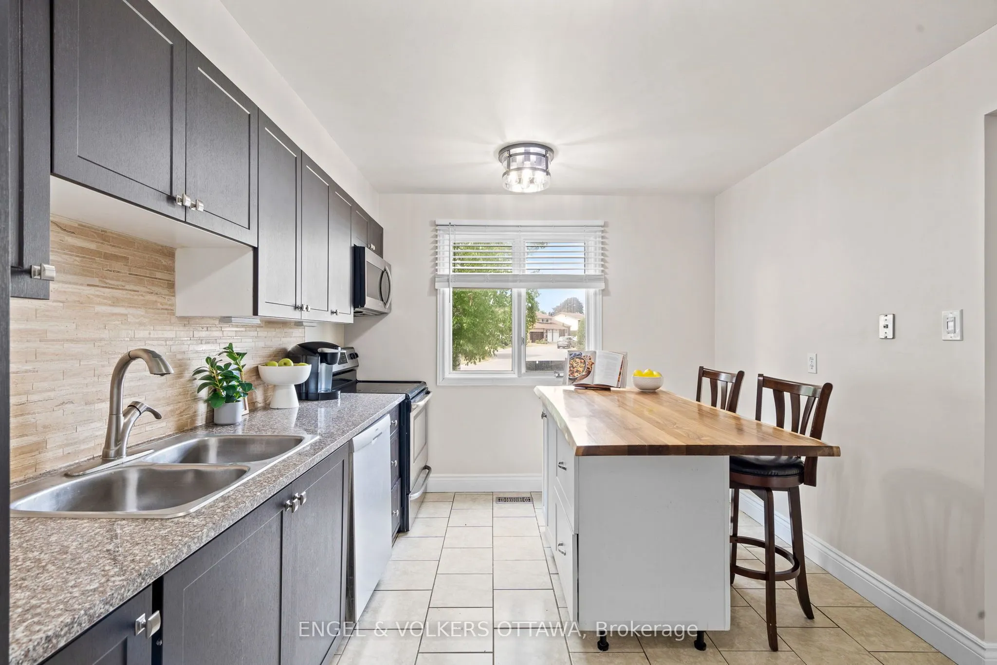 42 Henfield Avenue