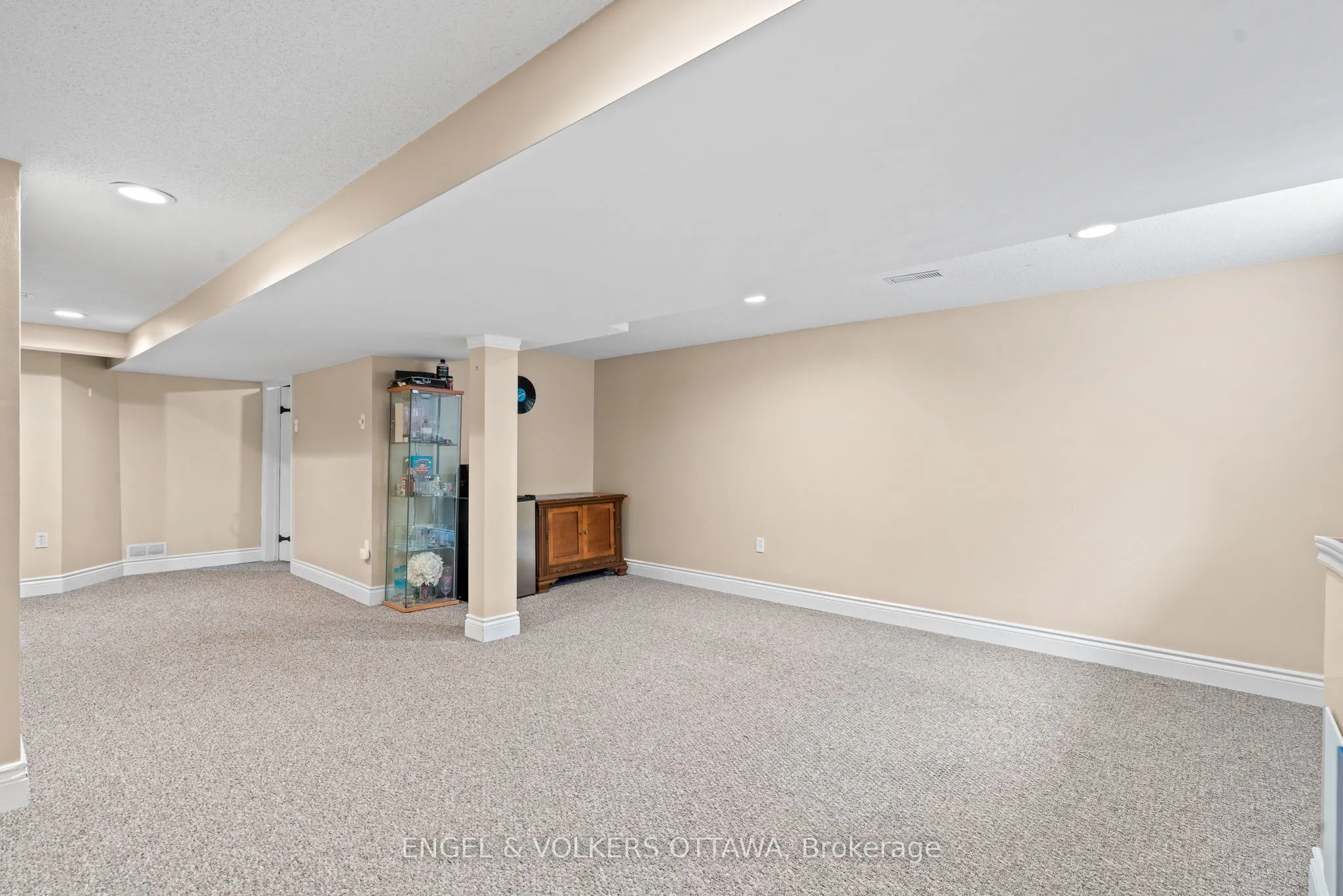 42 Henfield Avenue