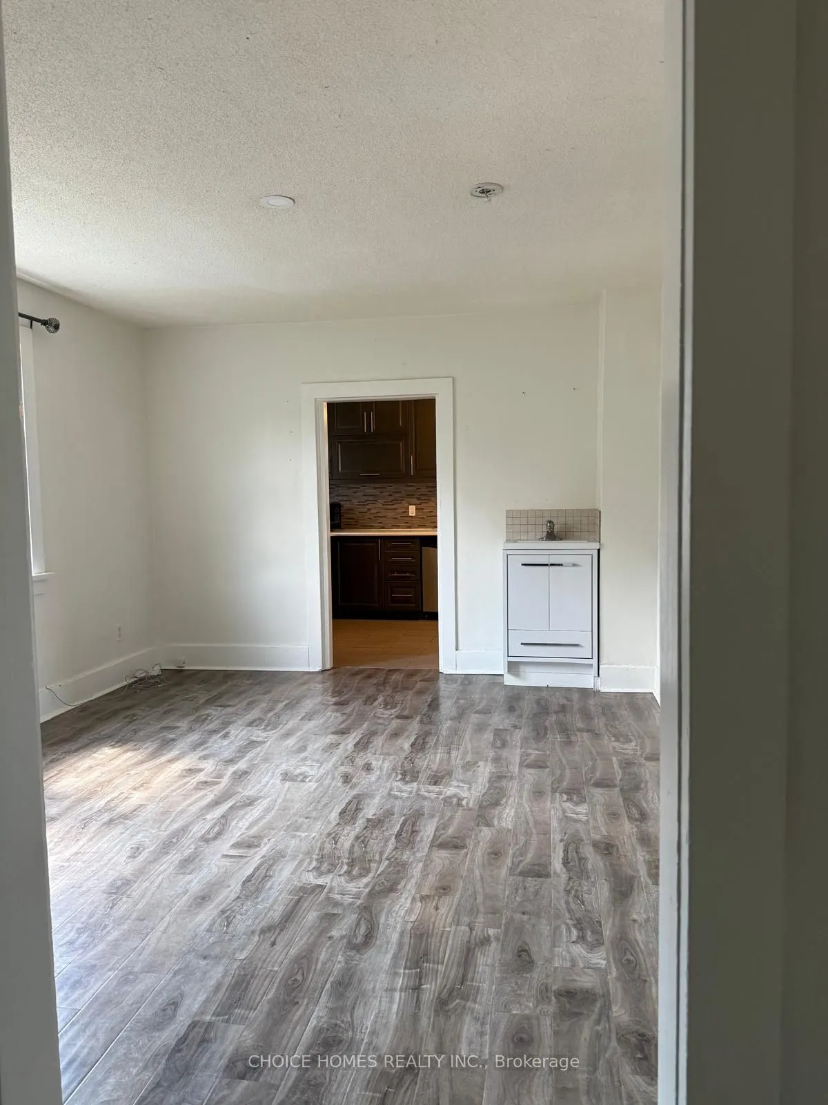 355 GREENFIELD Avenue