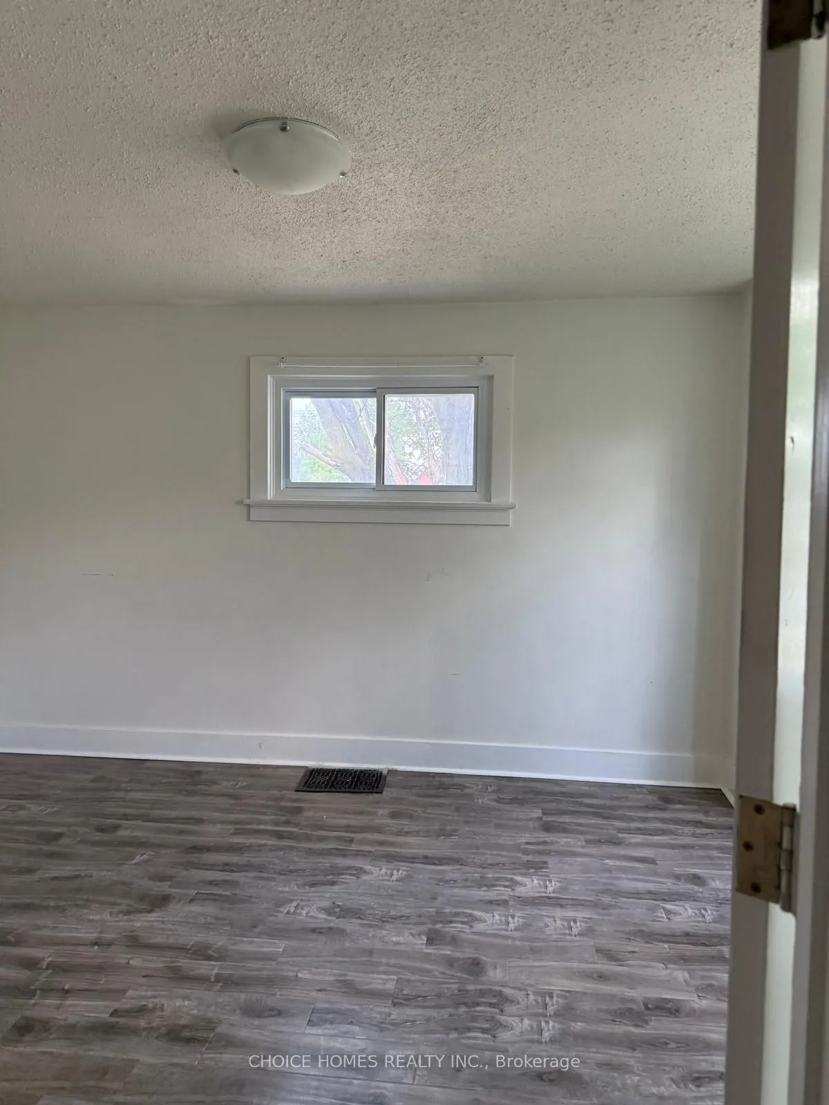 355 GREENFIELD Avenue