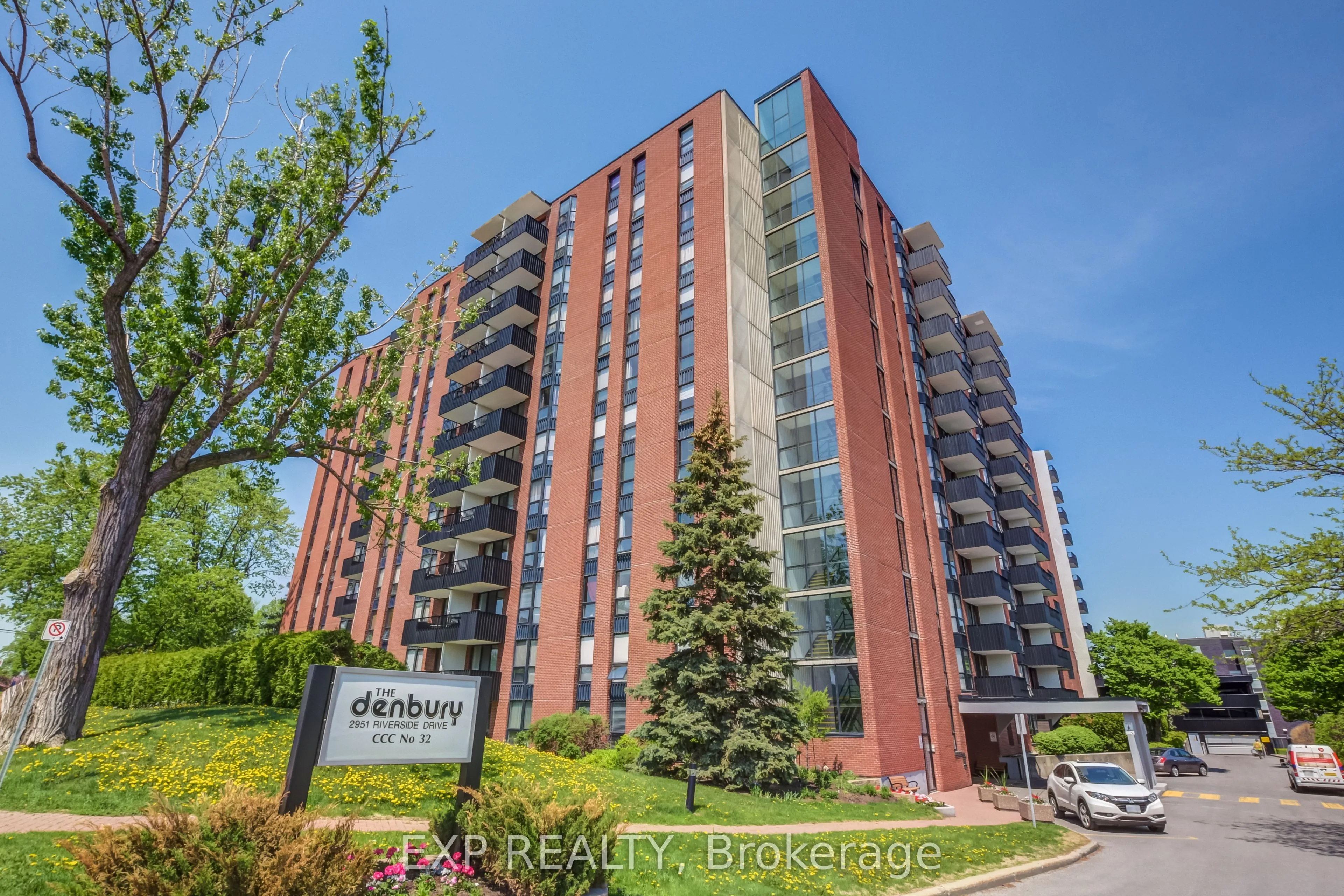 2951 Riverside Drive, #211