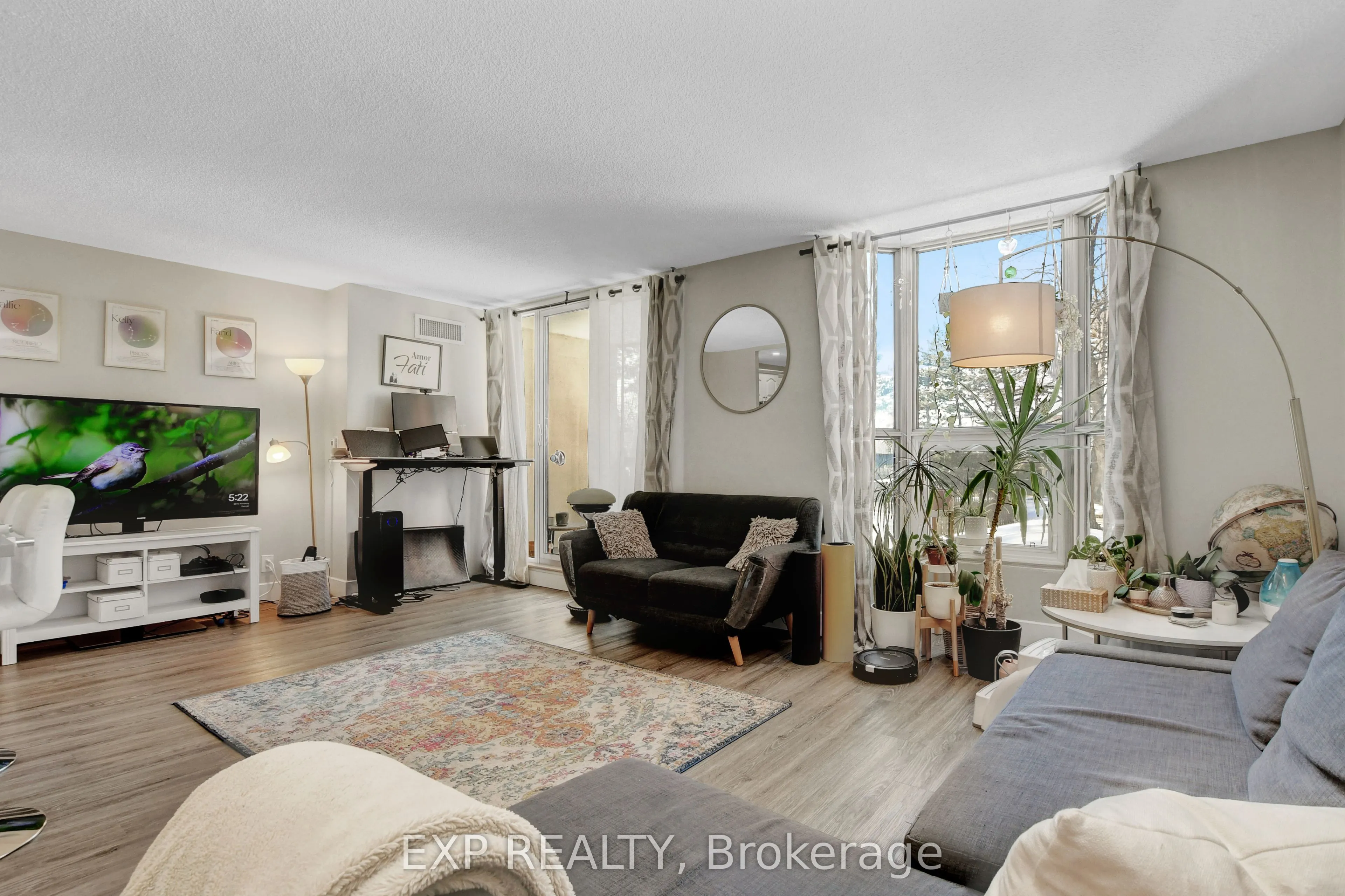 2951 Riverside Drive, #211