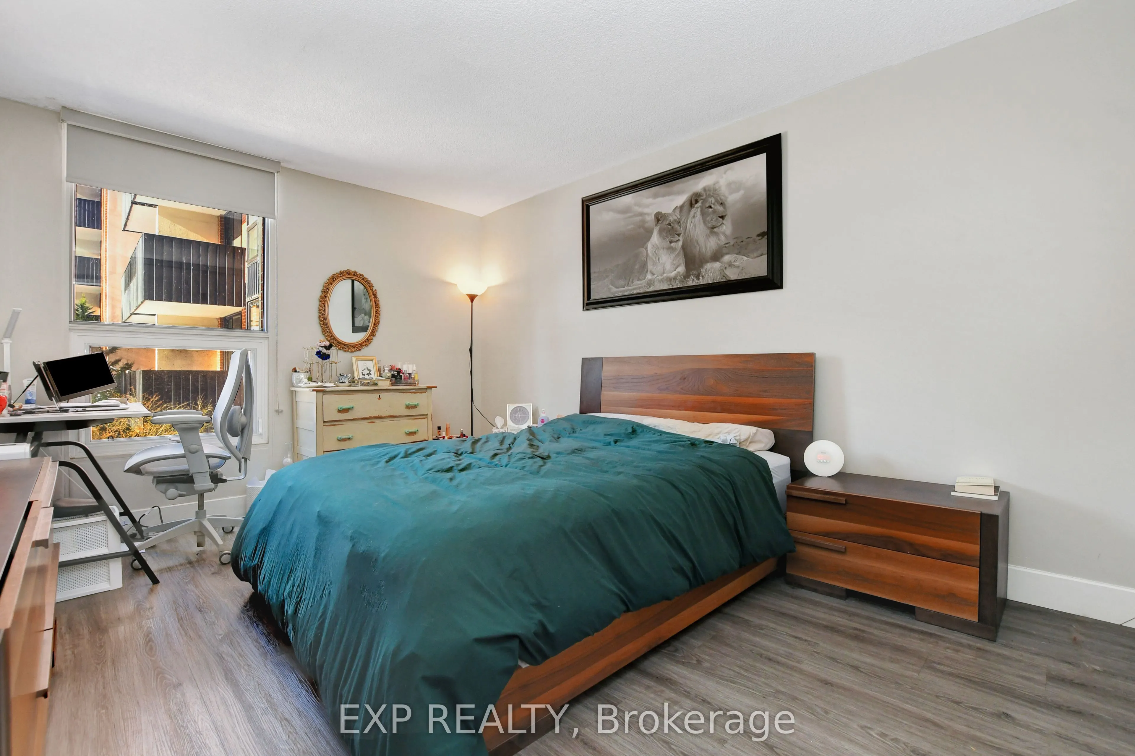 2951 Riverside Drive, #211