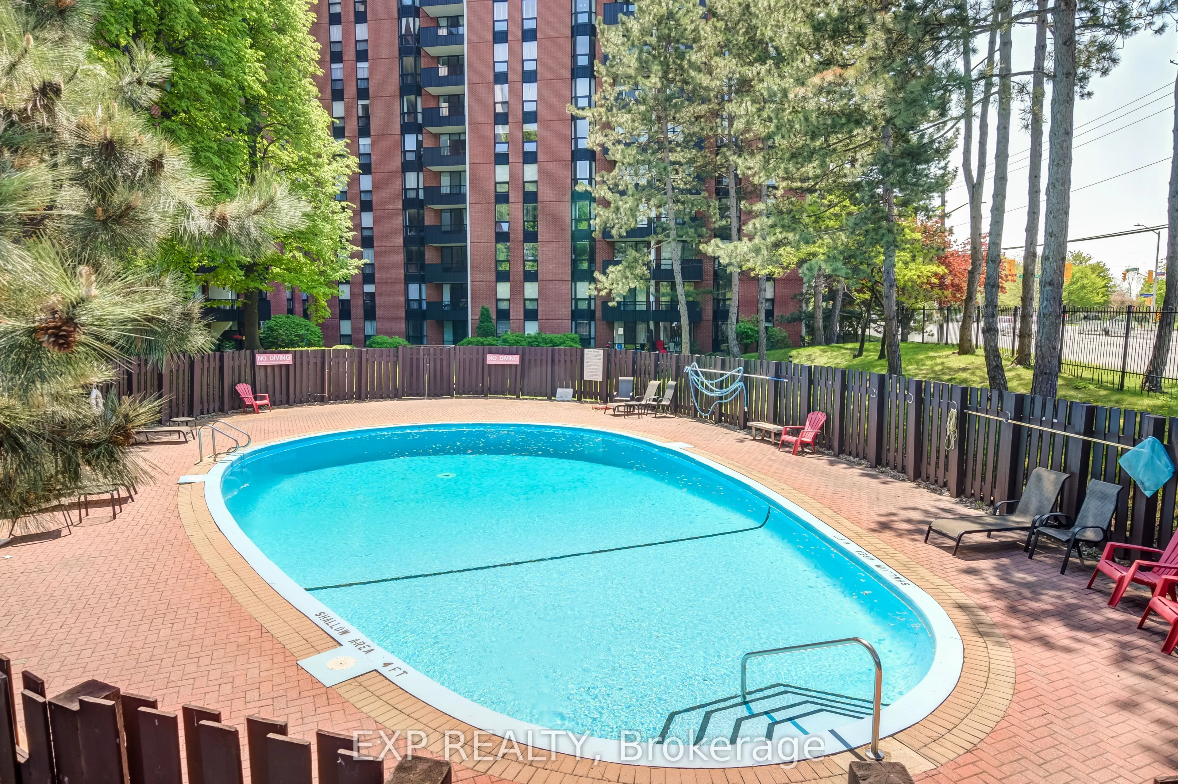 2951 Riverside Drive, #211