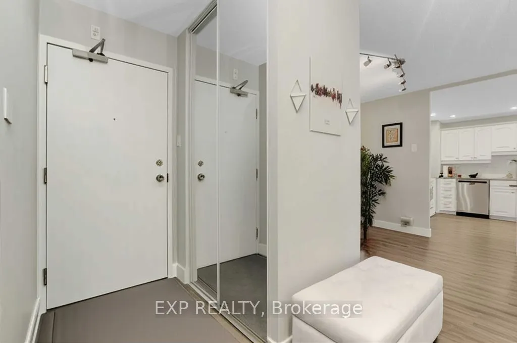 2951 Riverside Drive, #211