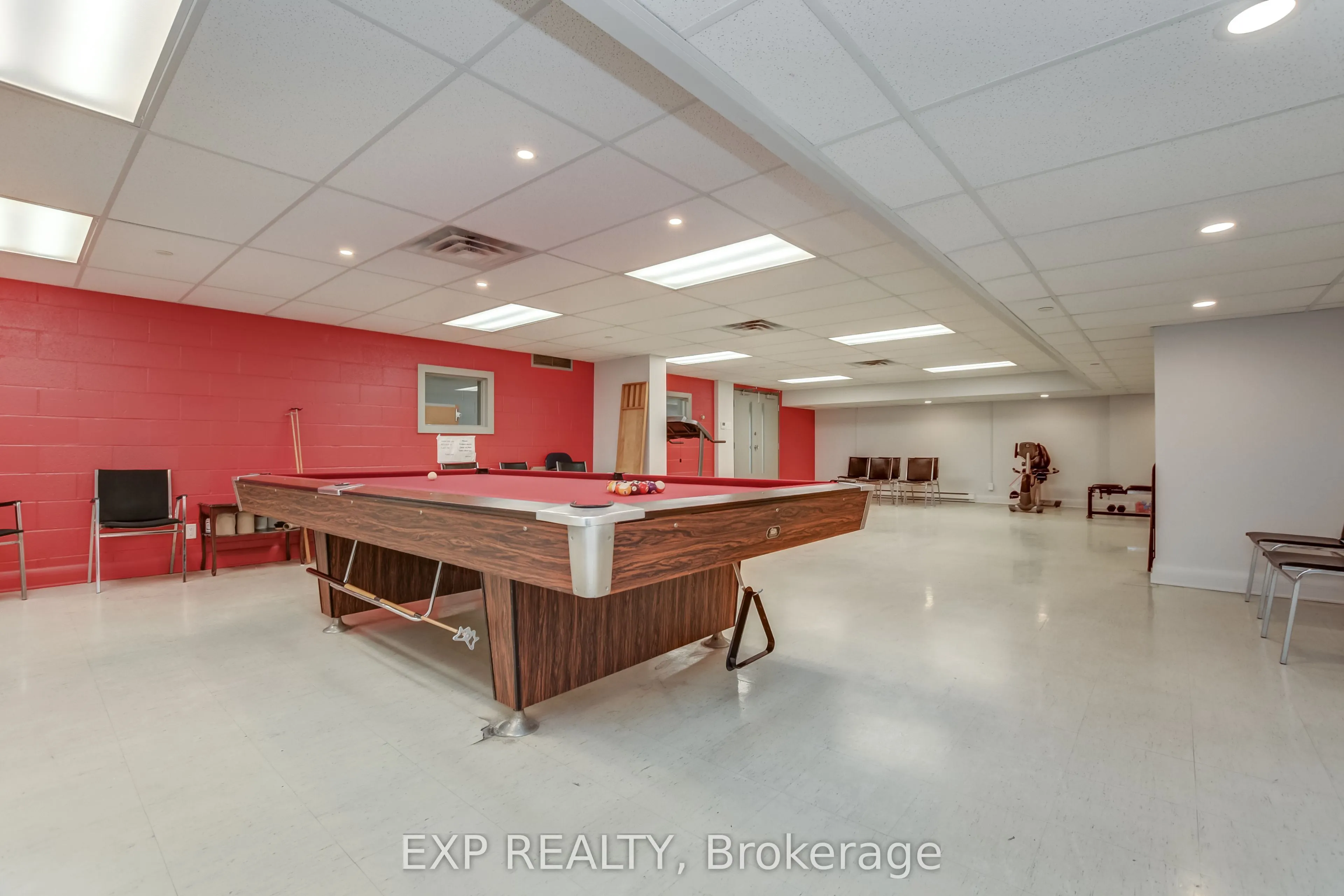 2951 Riverside Drive, #211
