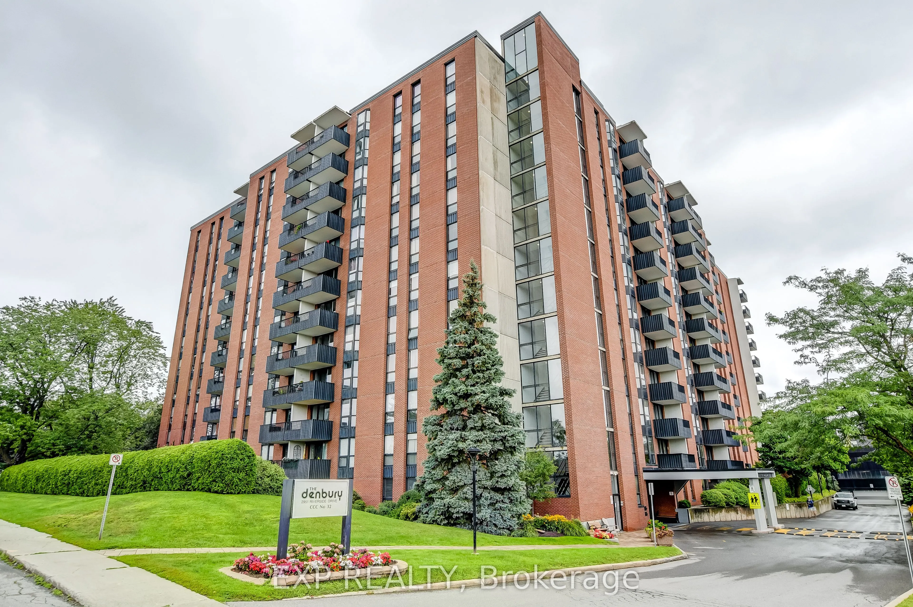 2951 Riverside Drive, #211