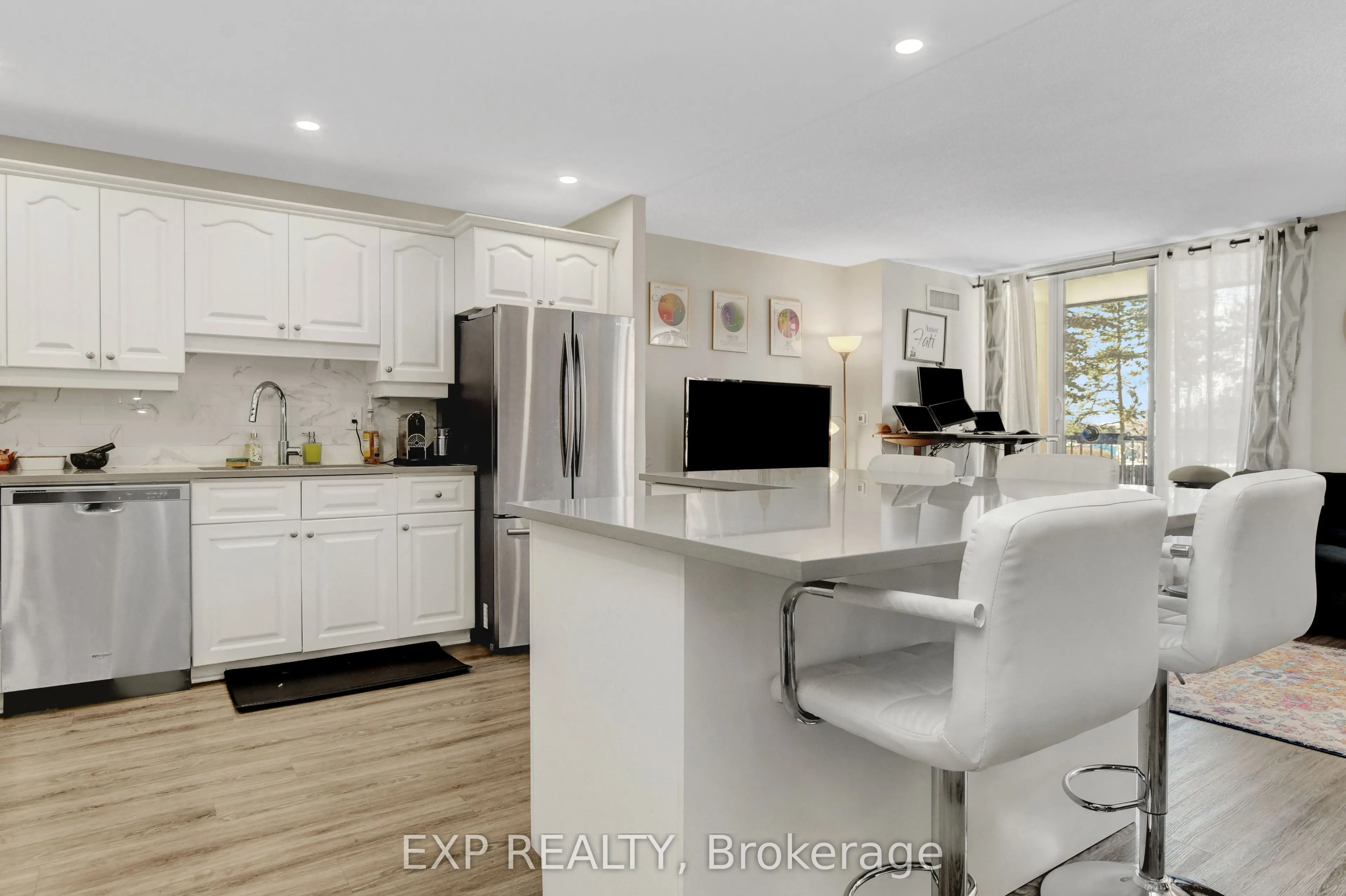 2951 Riverside Drive, #211