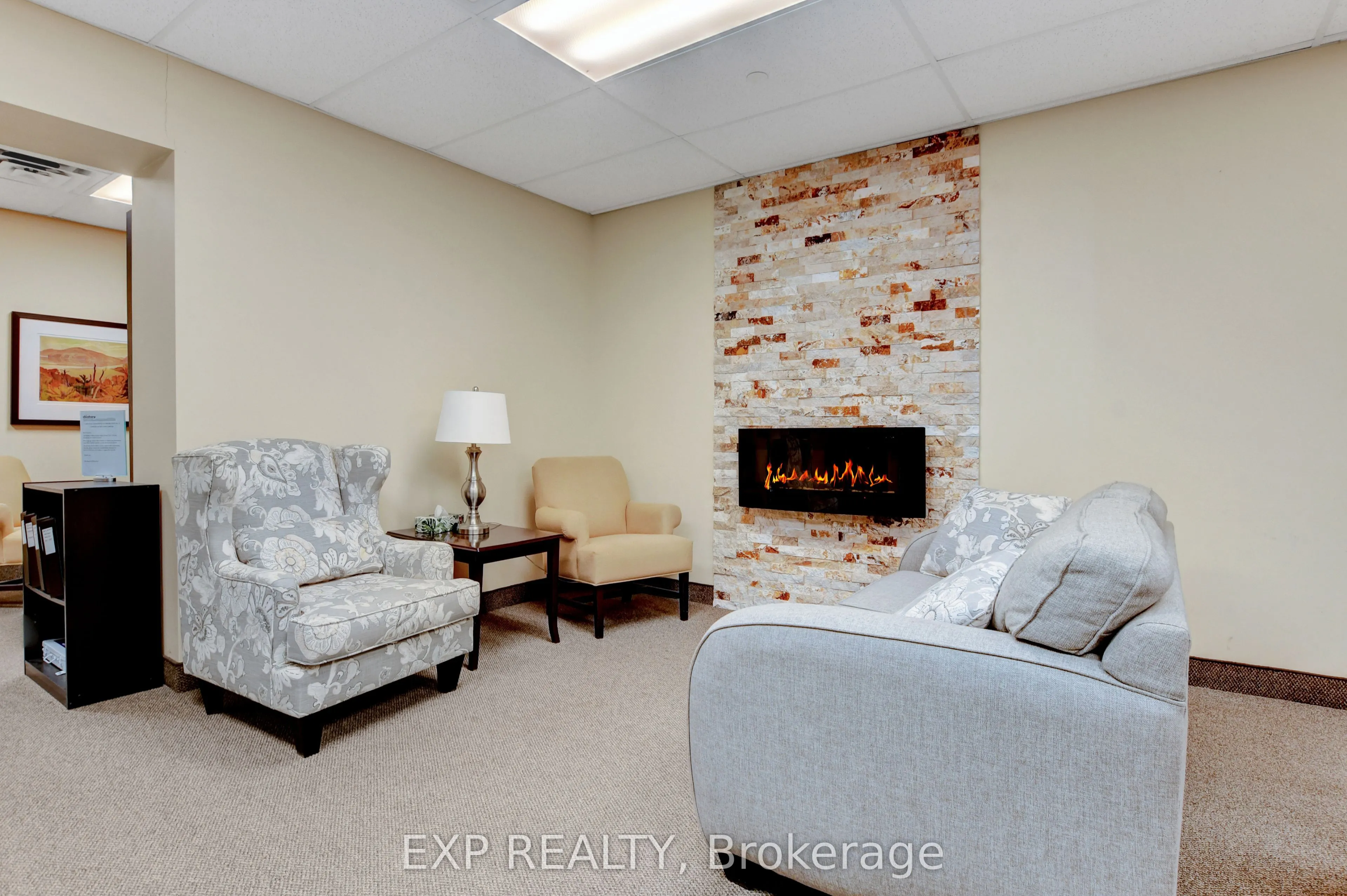 2951 Riverside Drive, #211