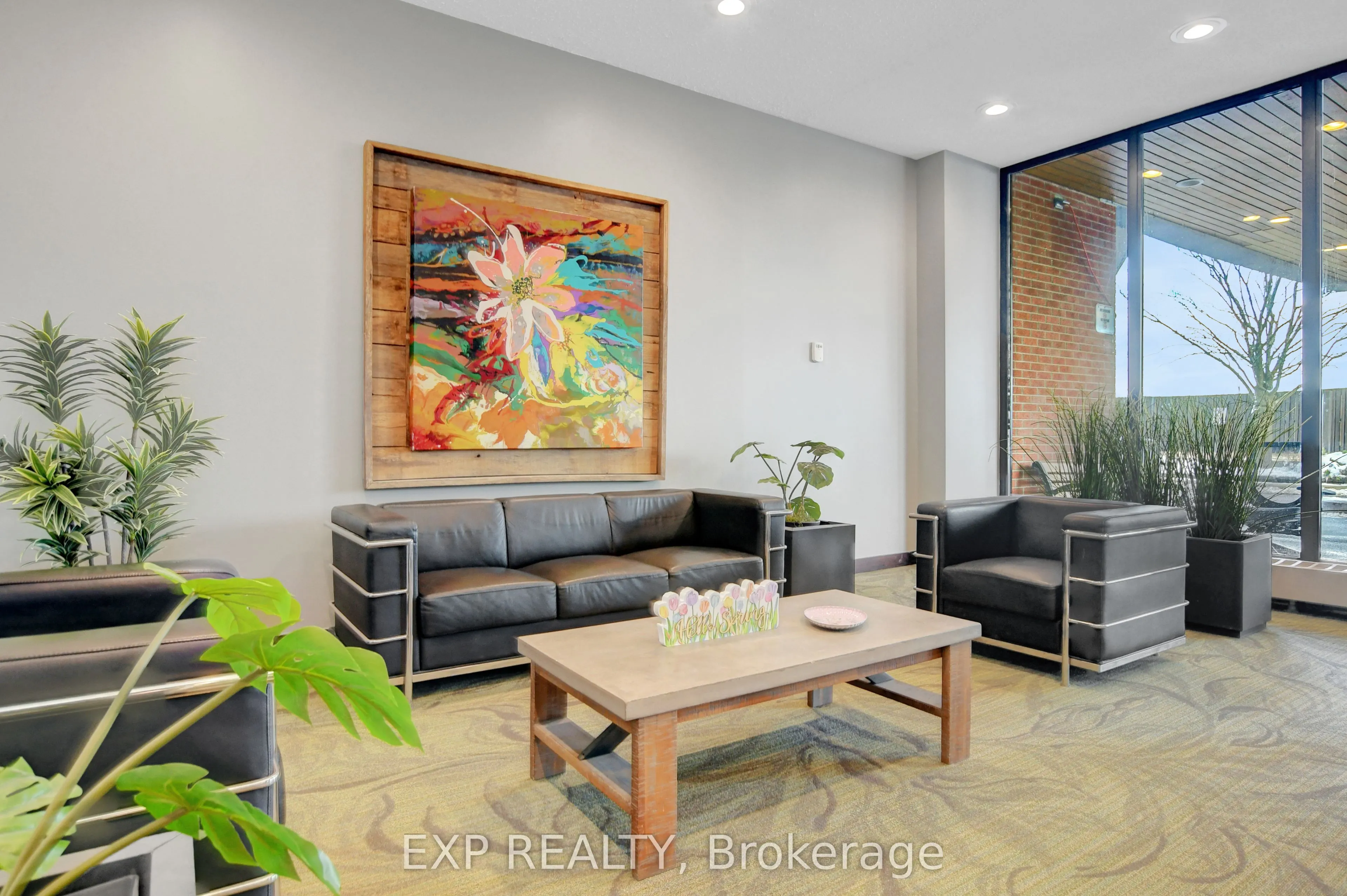 2951 Riverside Drive, #211