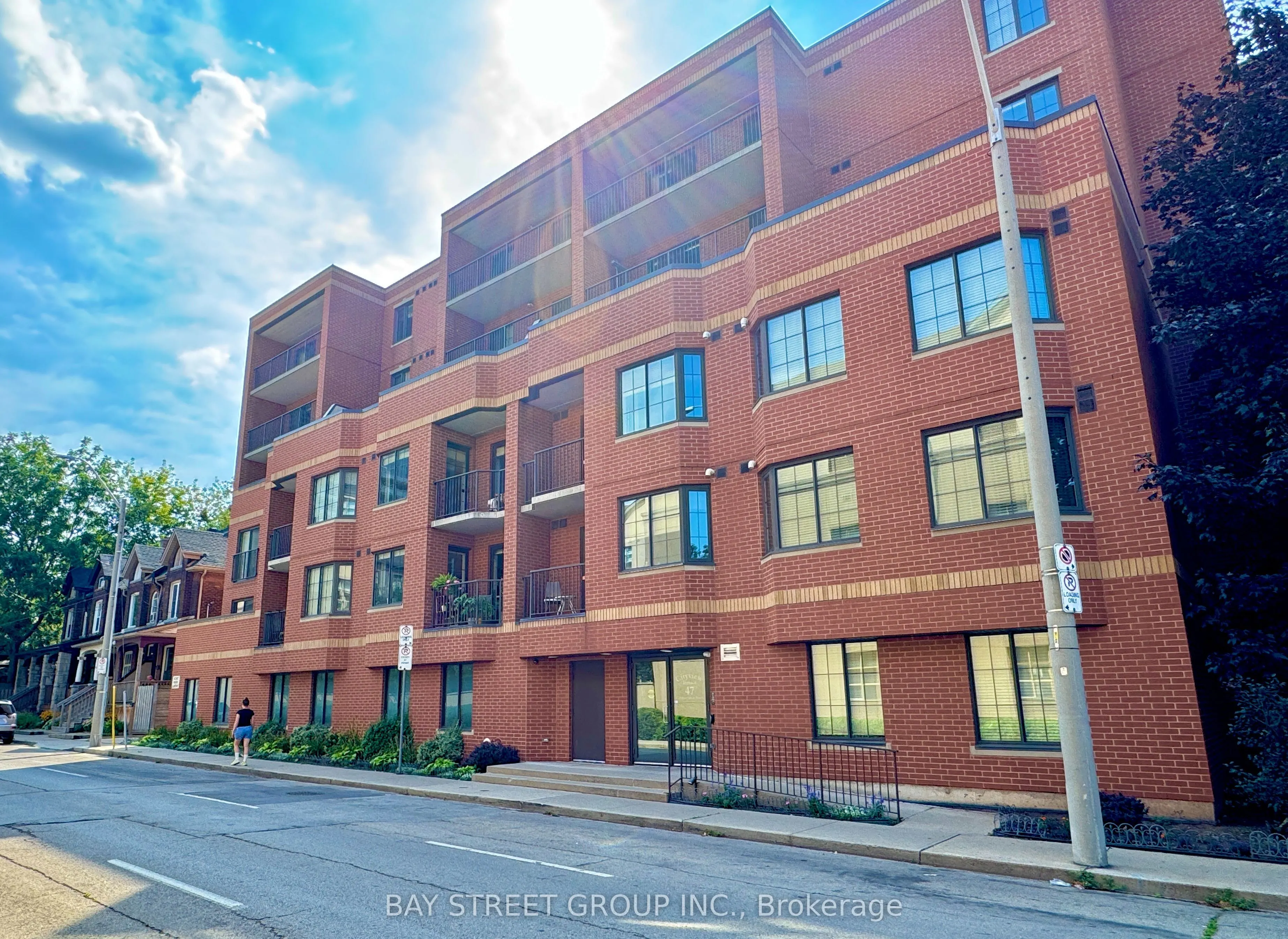 47 Caroline Street N, #601