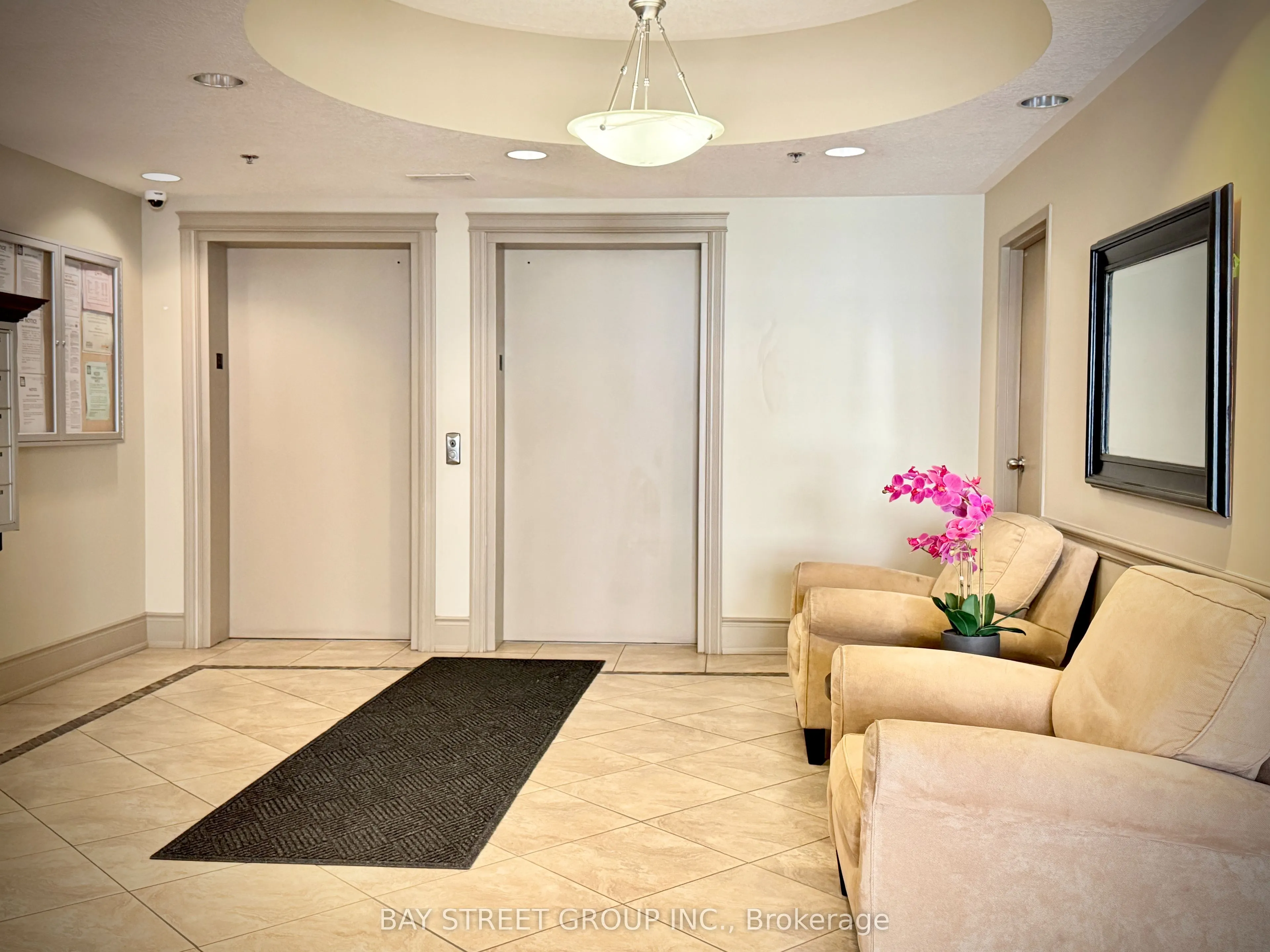 47 Caroline Street N, #601