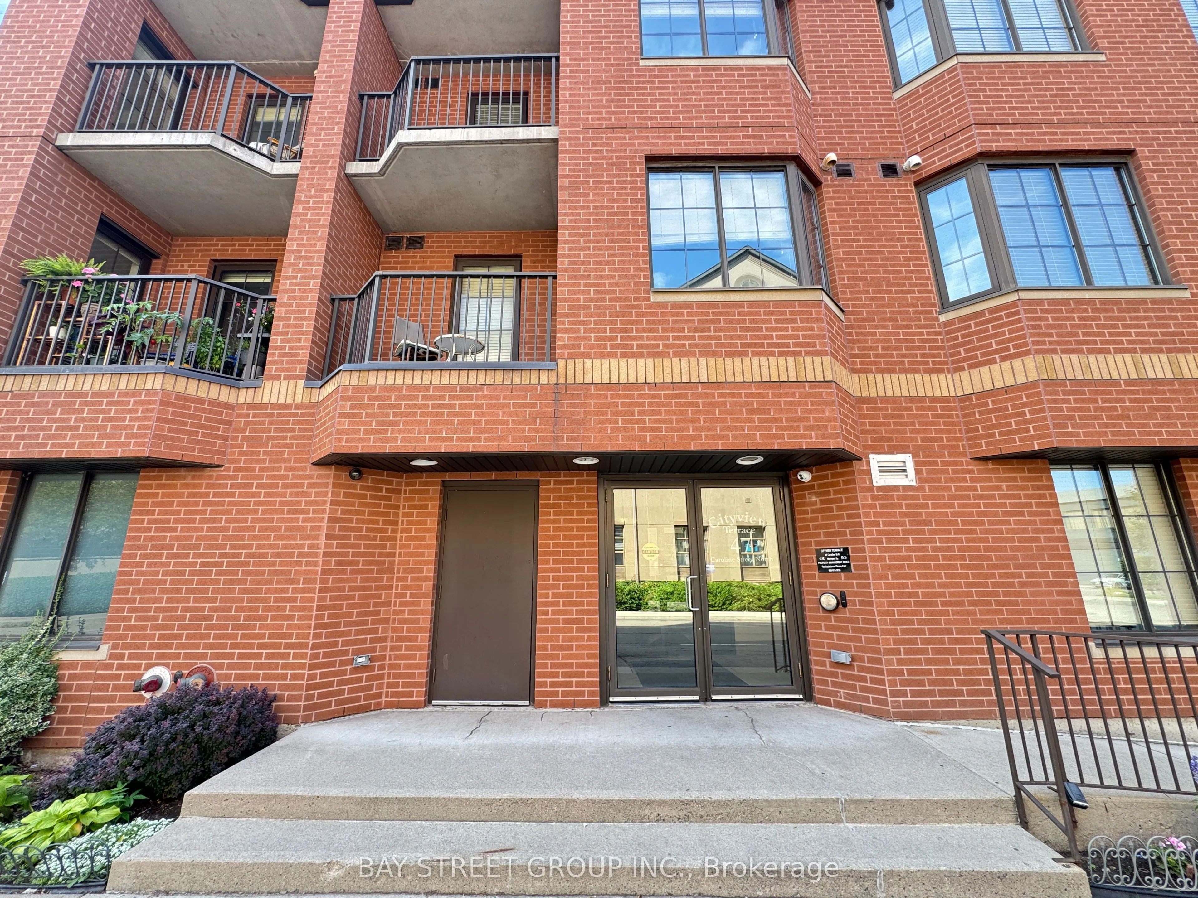47 Caroline Street N, #601