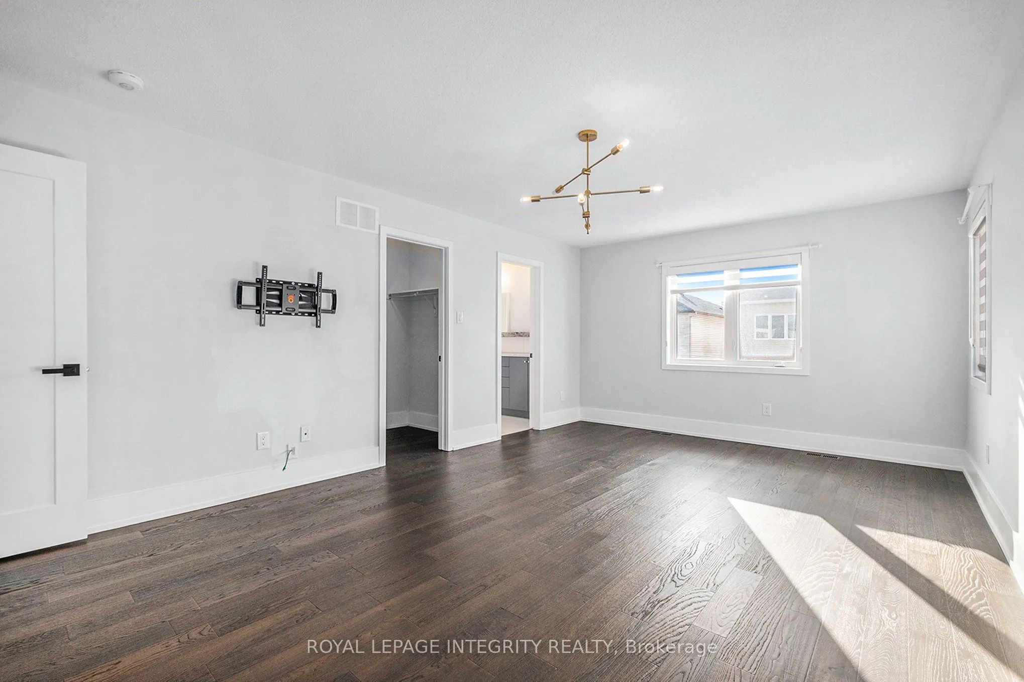 893 Stallion Crescent