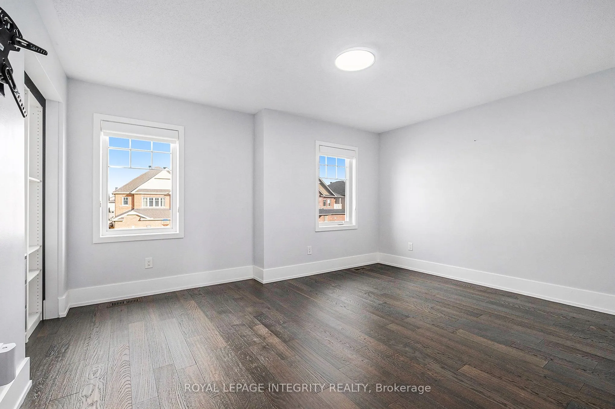 893 Stallion Crescent