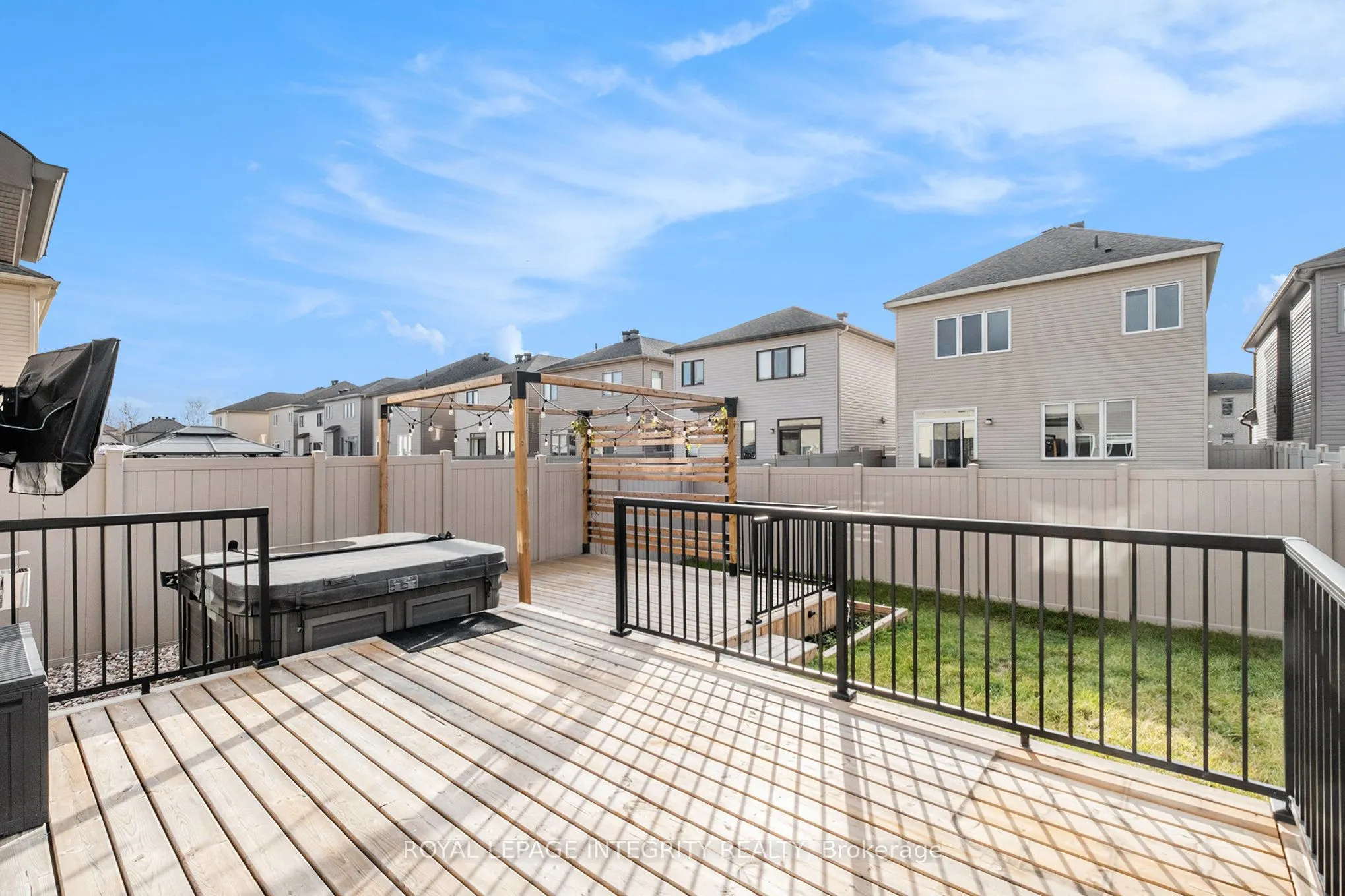 893 Stallion Crescent