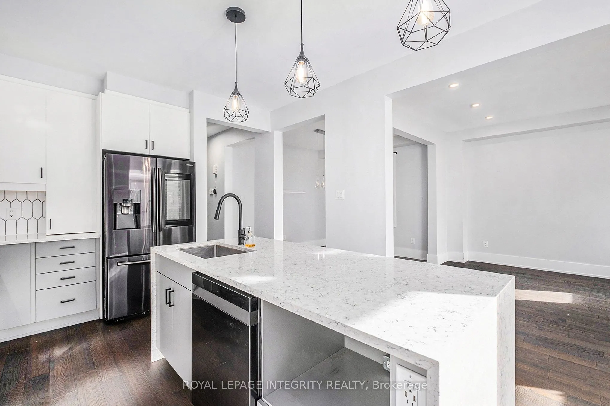 893 Stallion Crescent