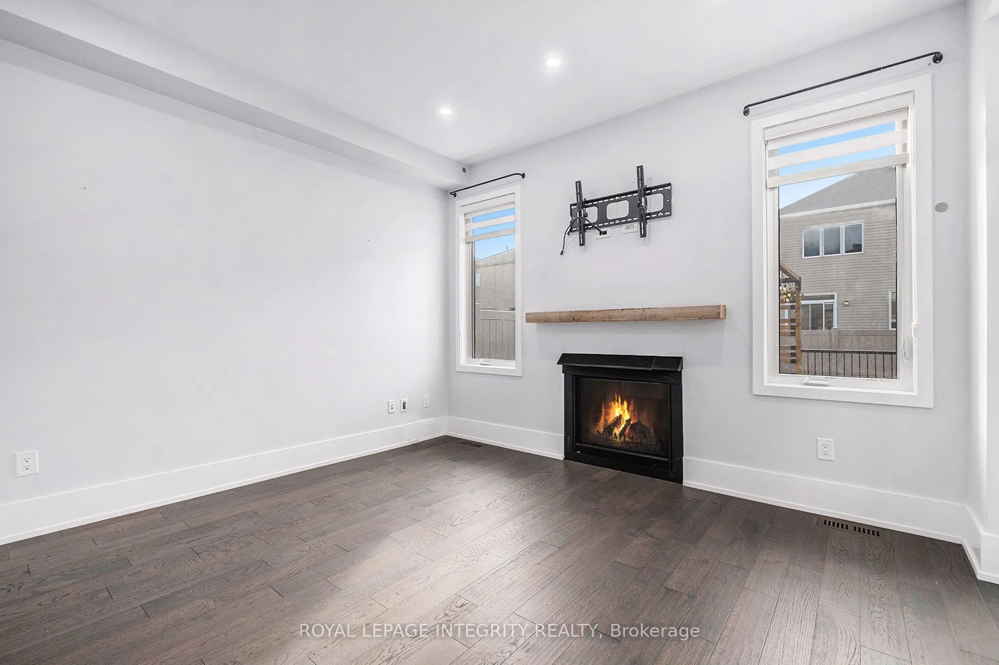893 Stallion Crescent