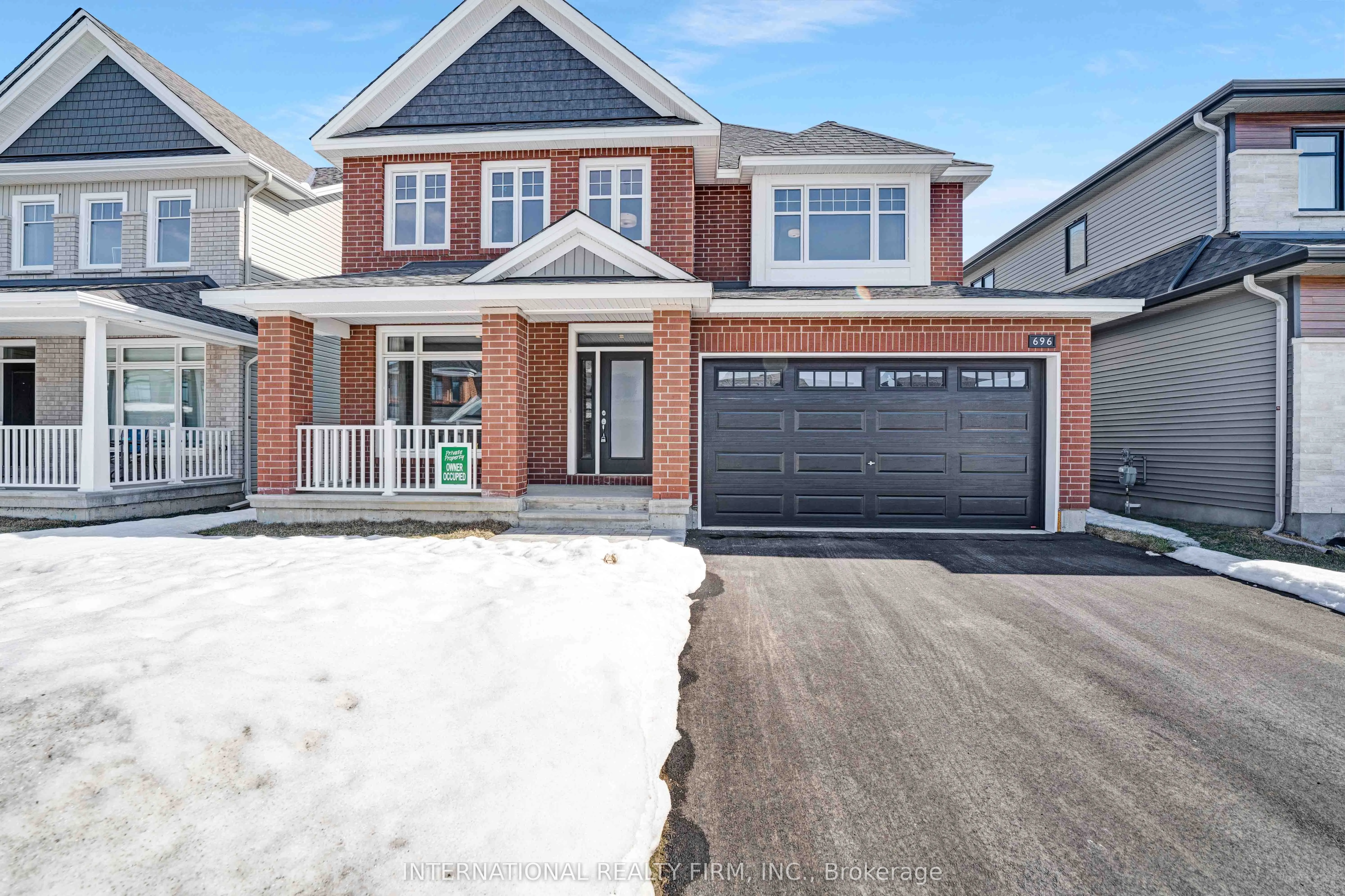 696 Moonflower Crescent