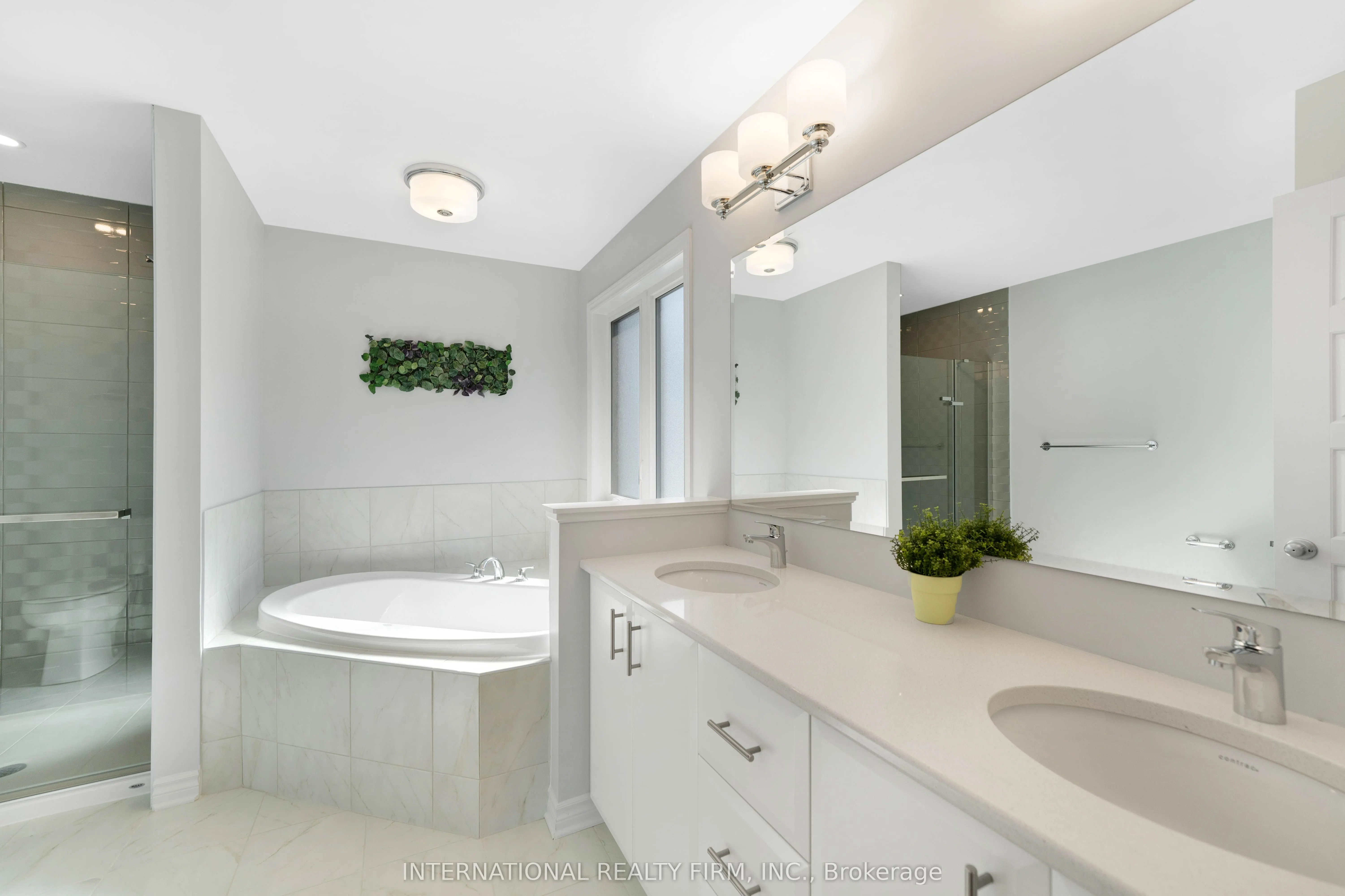 696 Moonflower Crescent