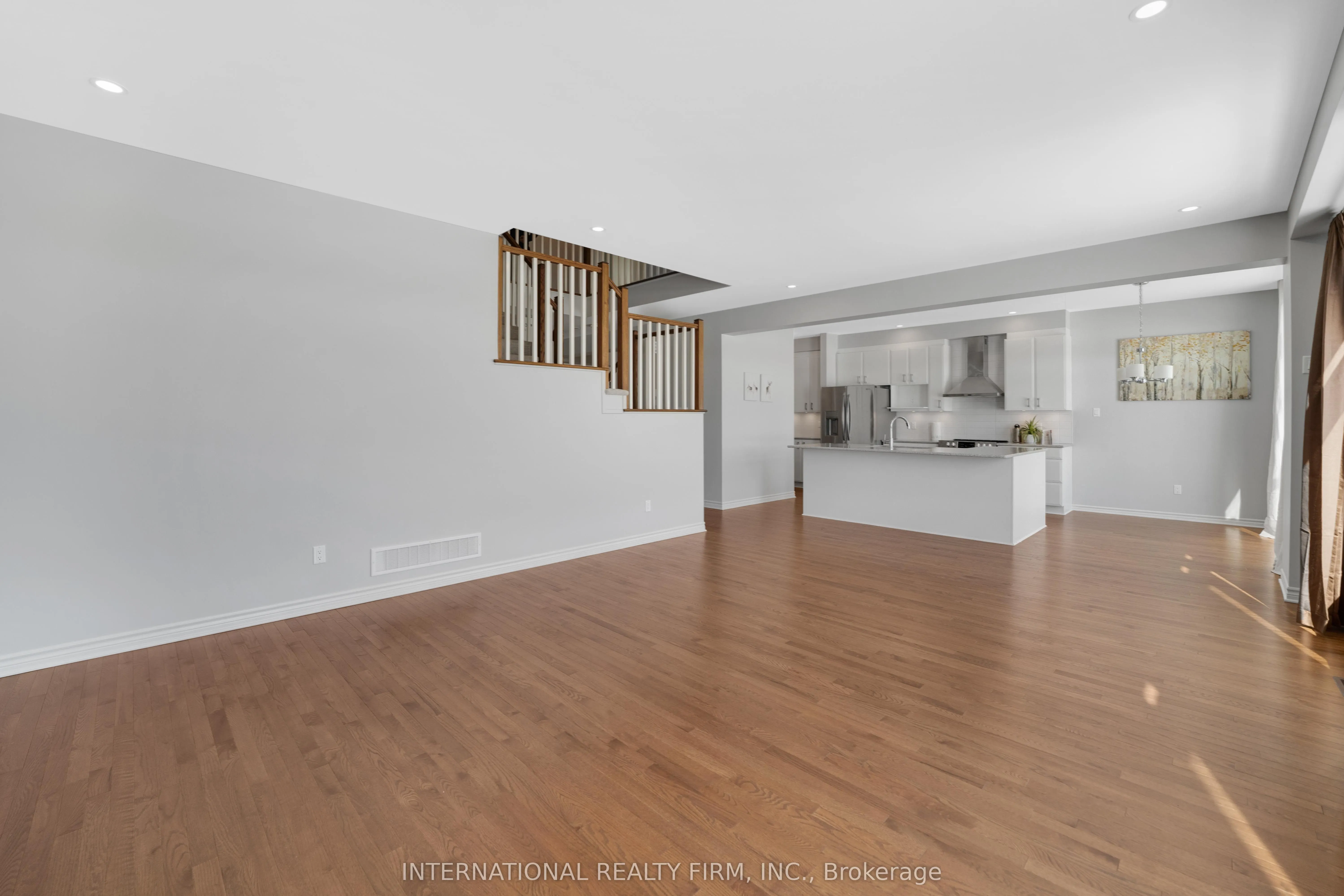 696 Moonflower Crescent