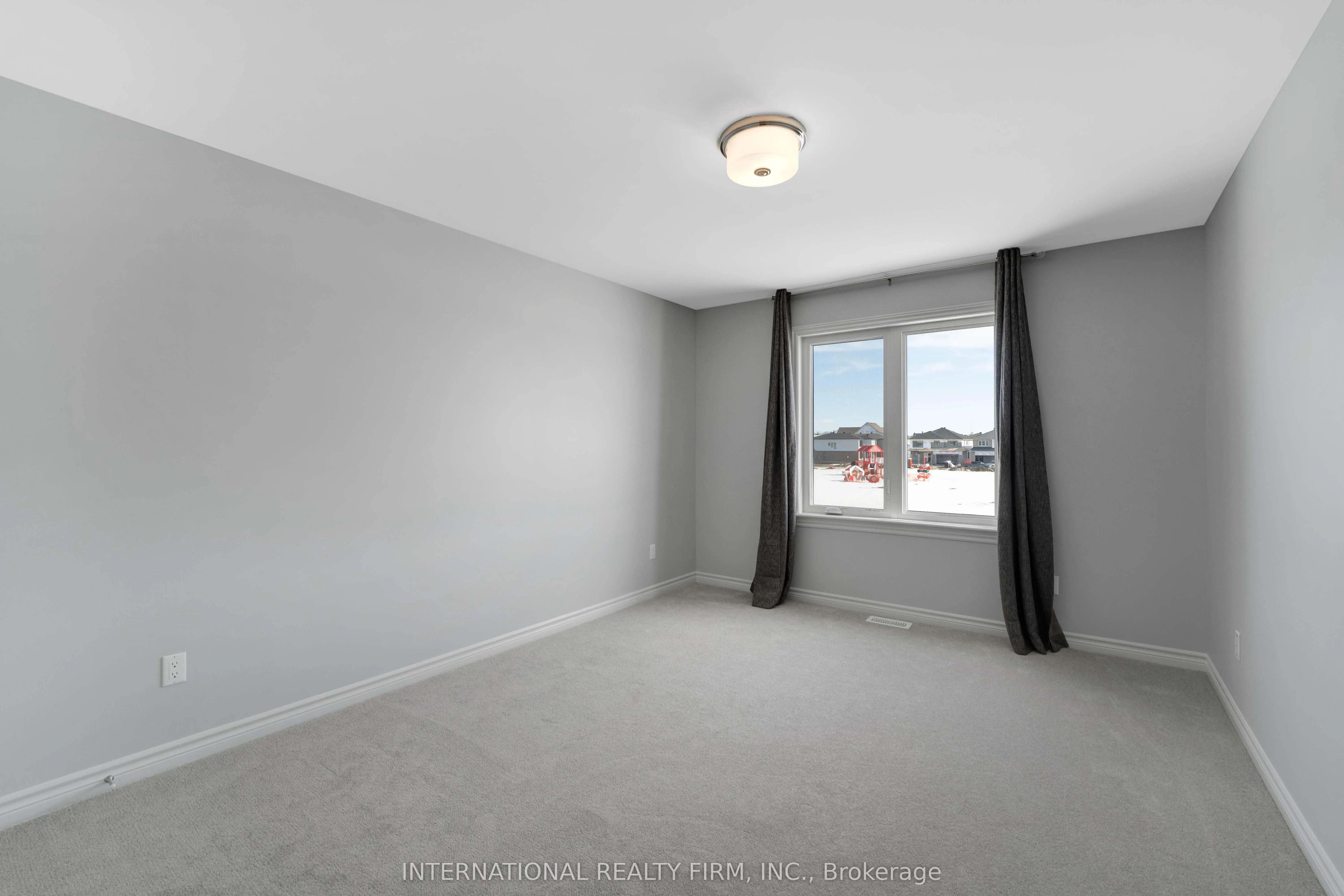 696 Moonflower Crescent