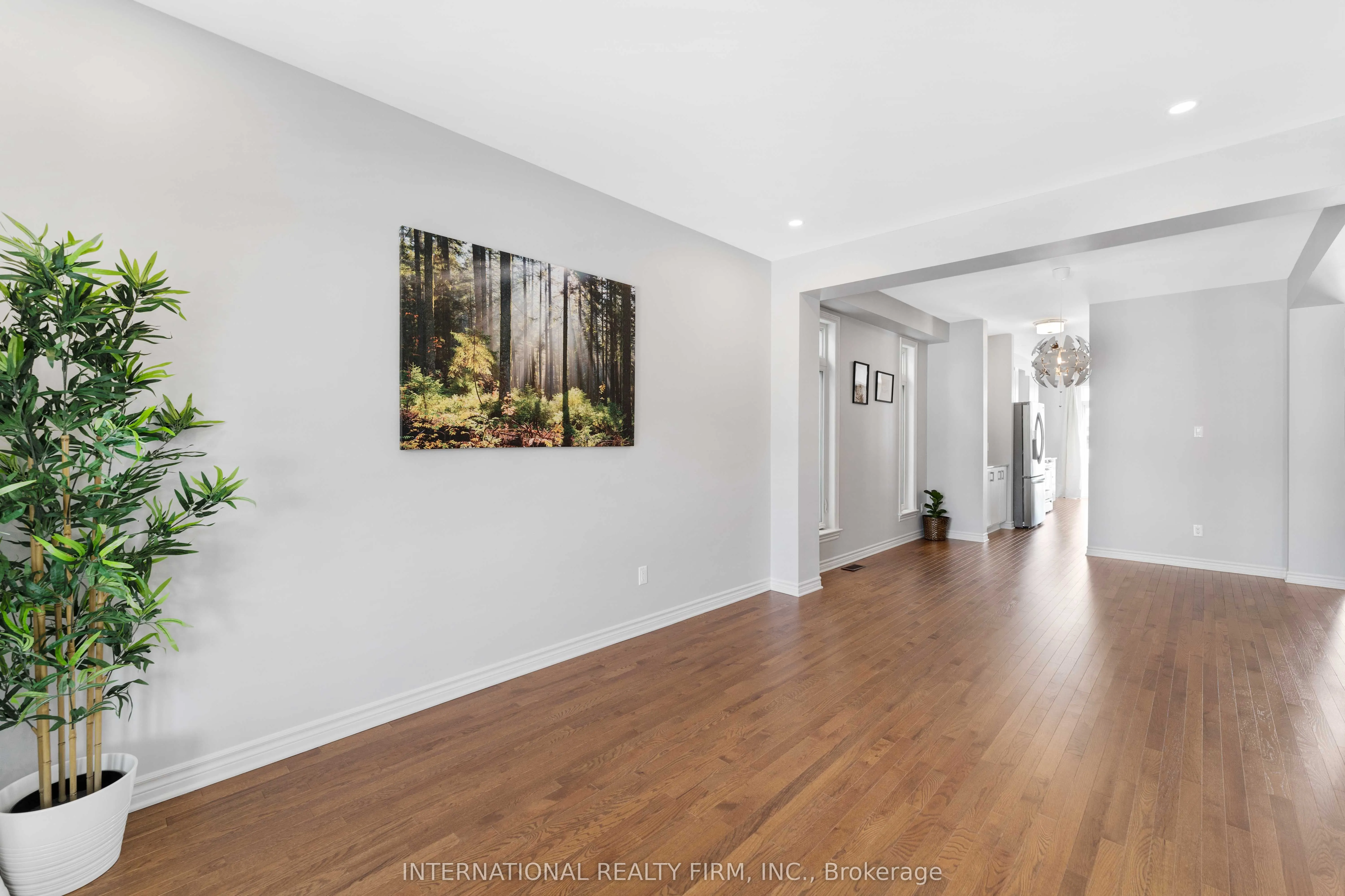 696 Moonflower Crescent