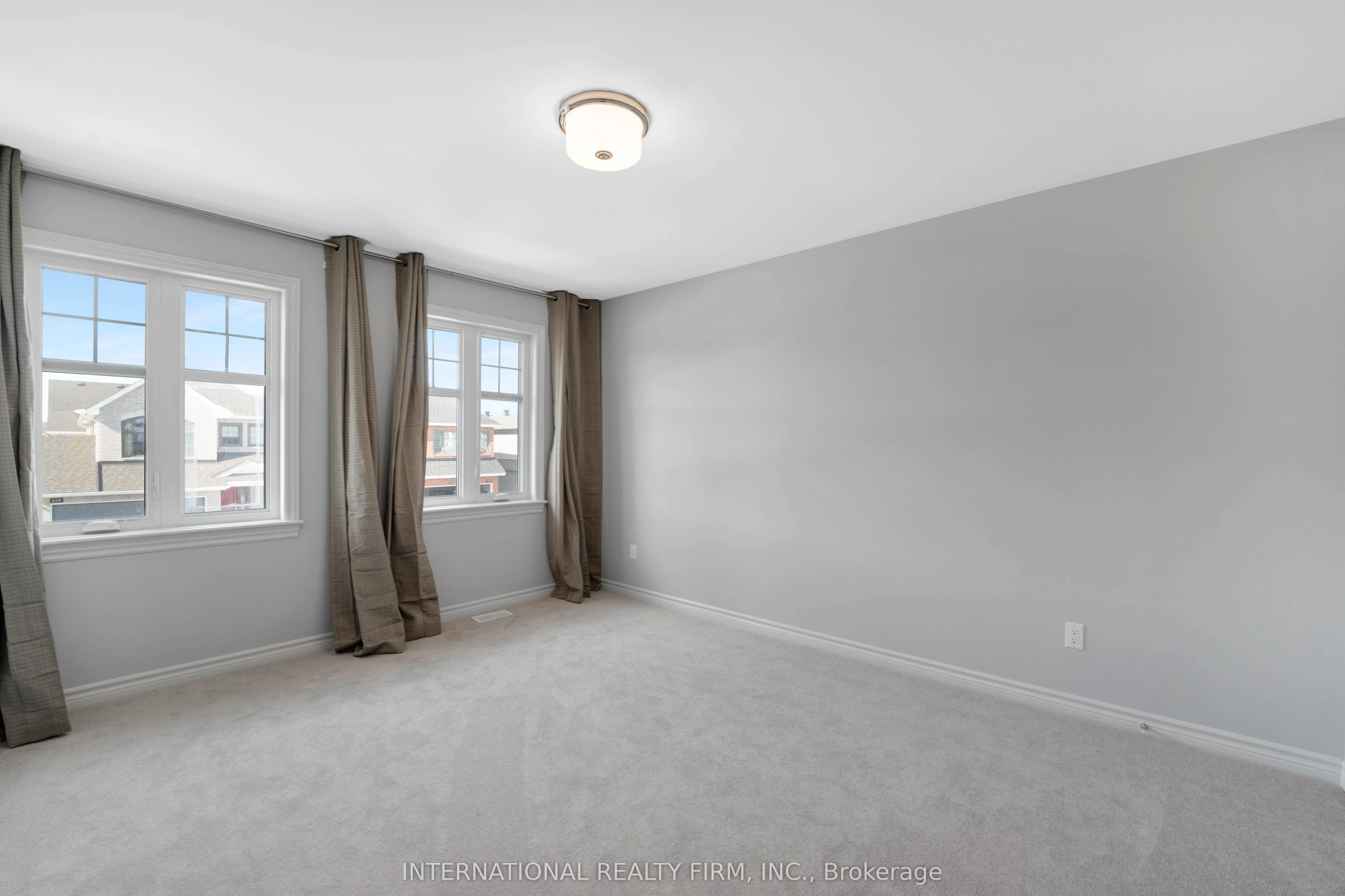 696 Moonflower Crescent