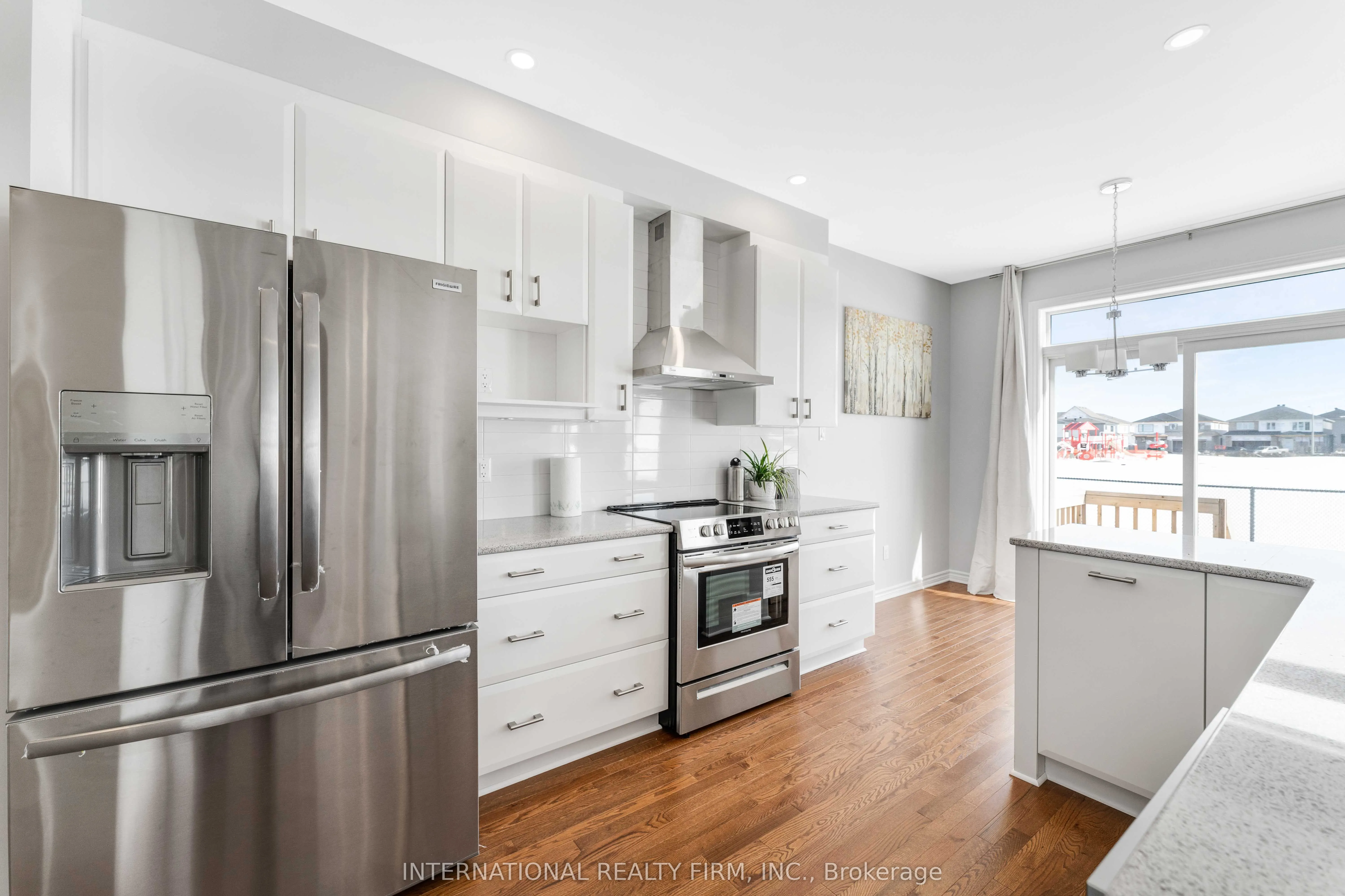 696 Moonflower Crescent