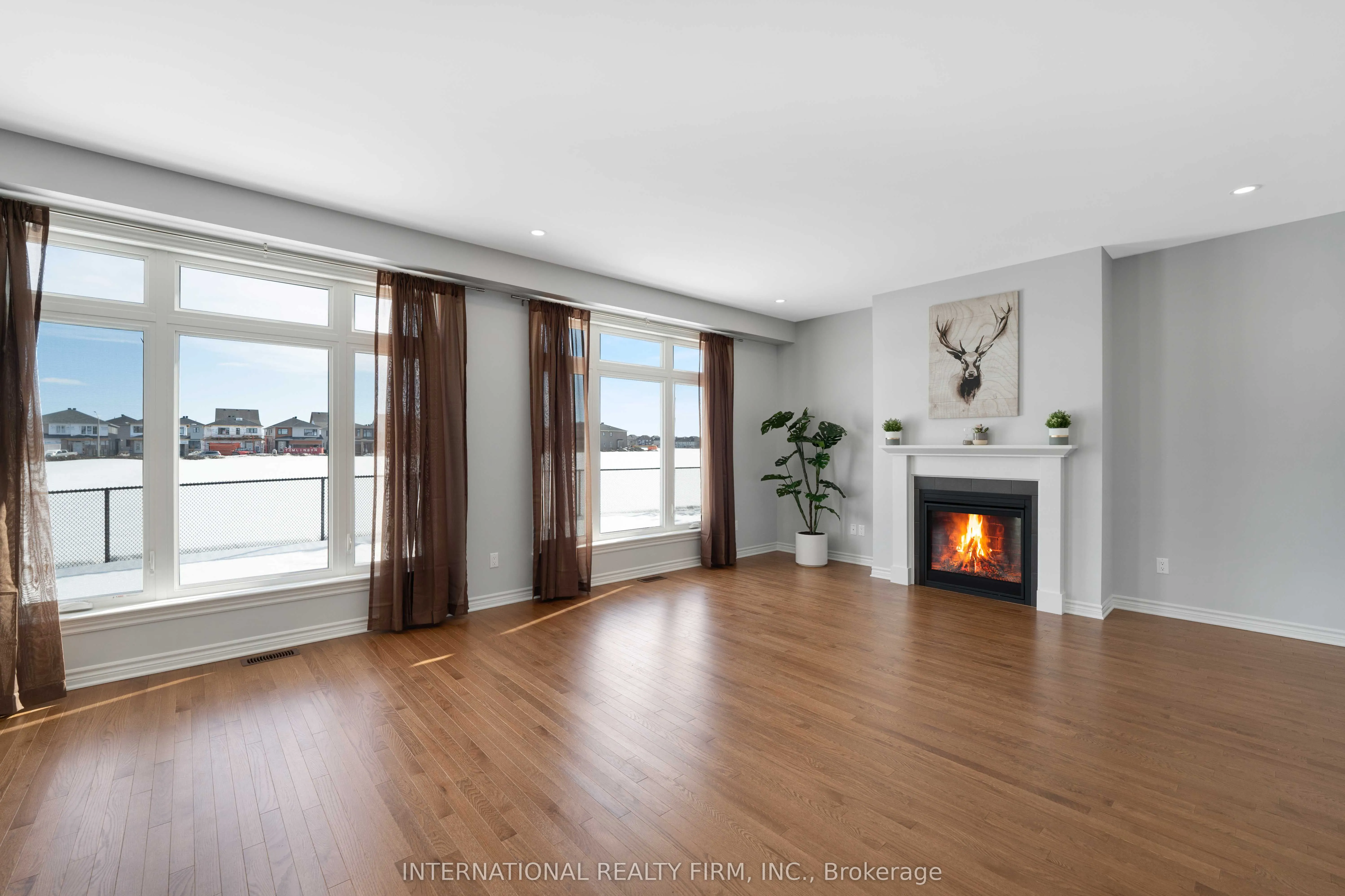 696 Moonflower Crescent