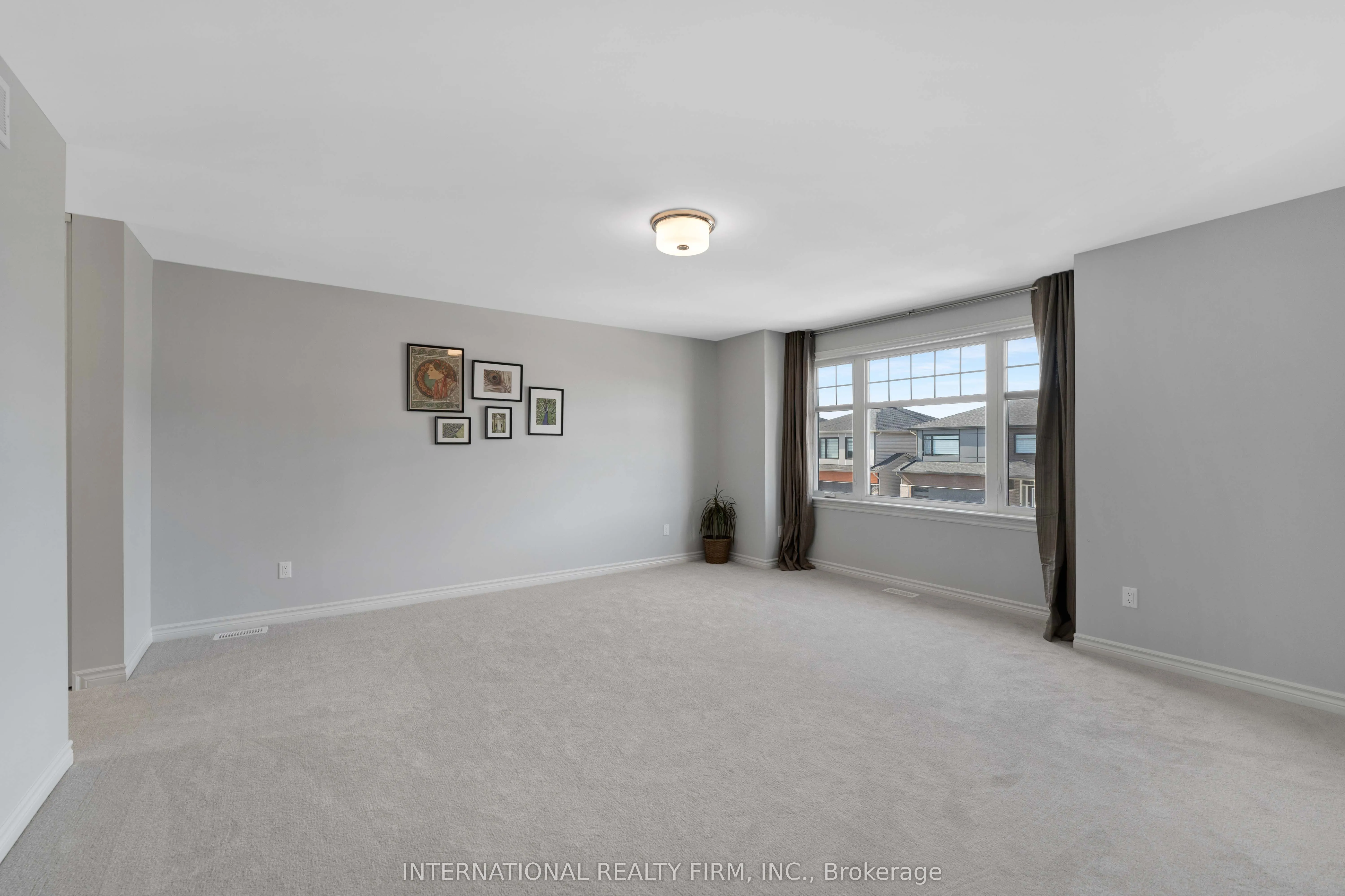 696 Moonflower Crescent