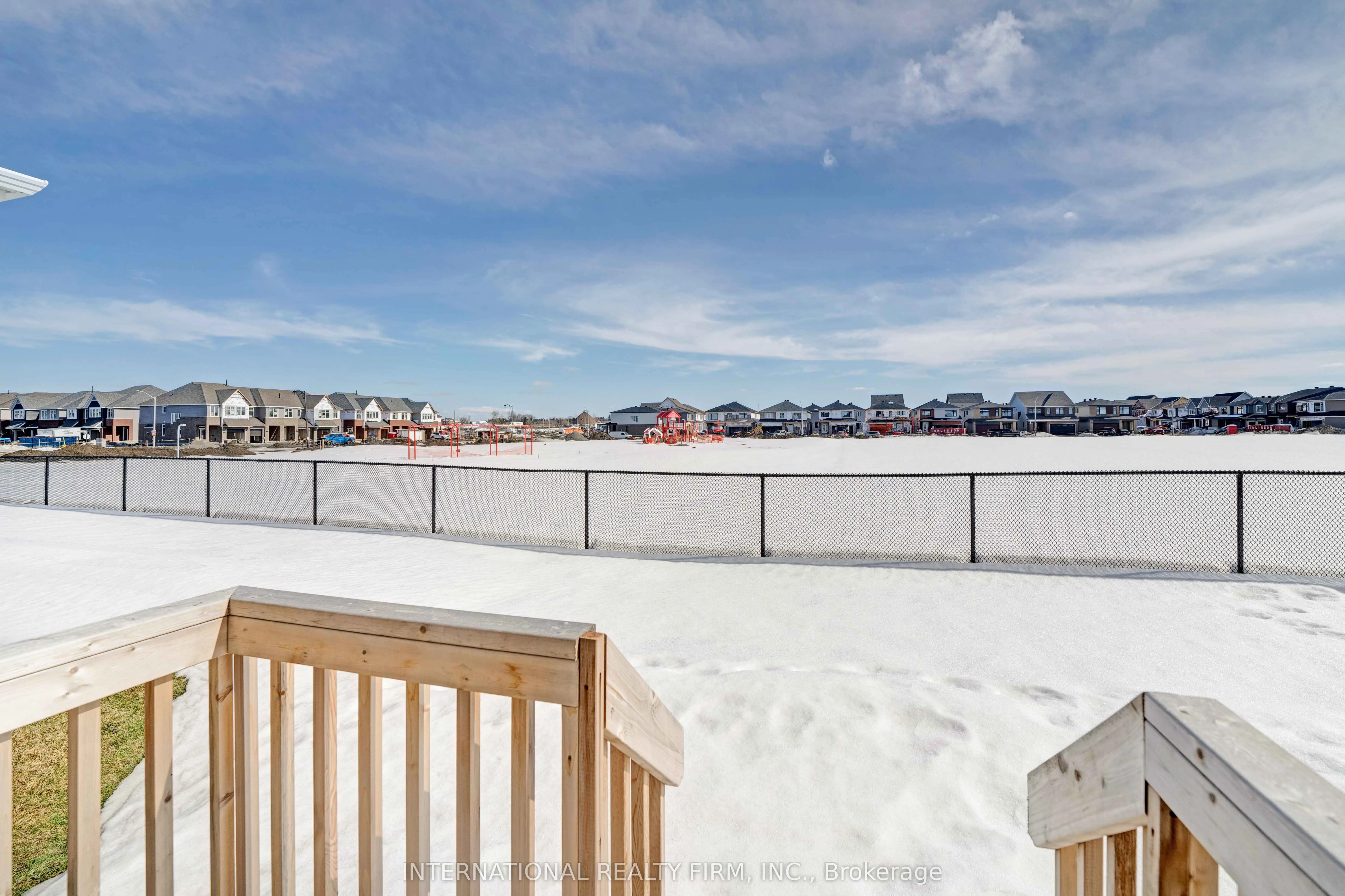696 Moonflower Crescent