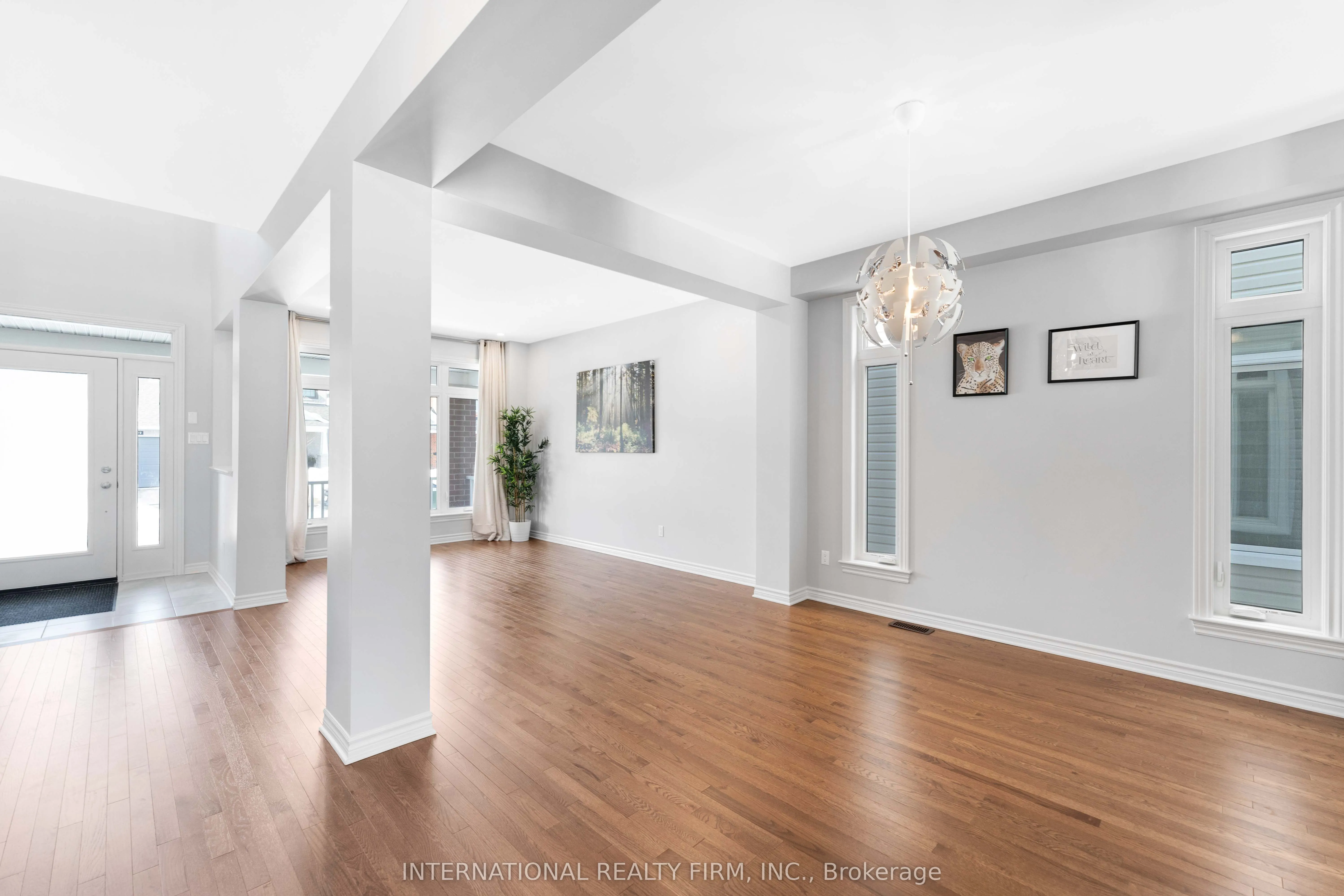 696 Moonflower Crescent