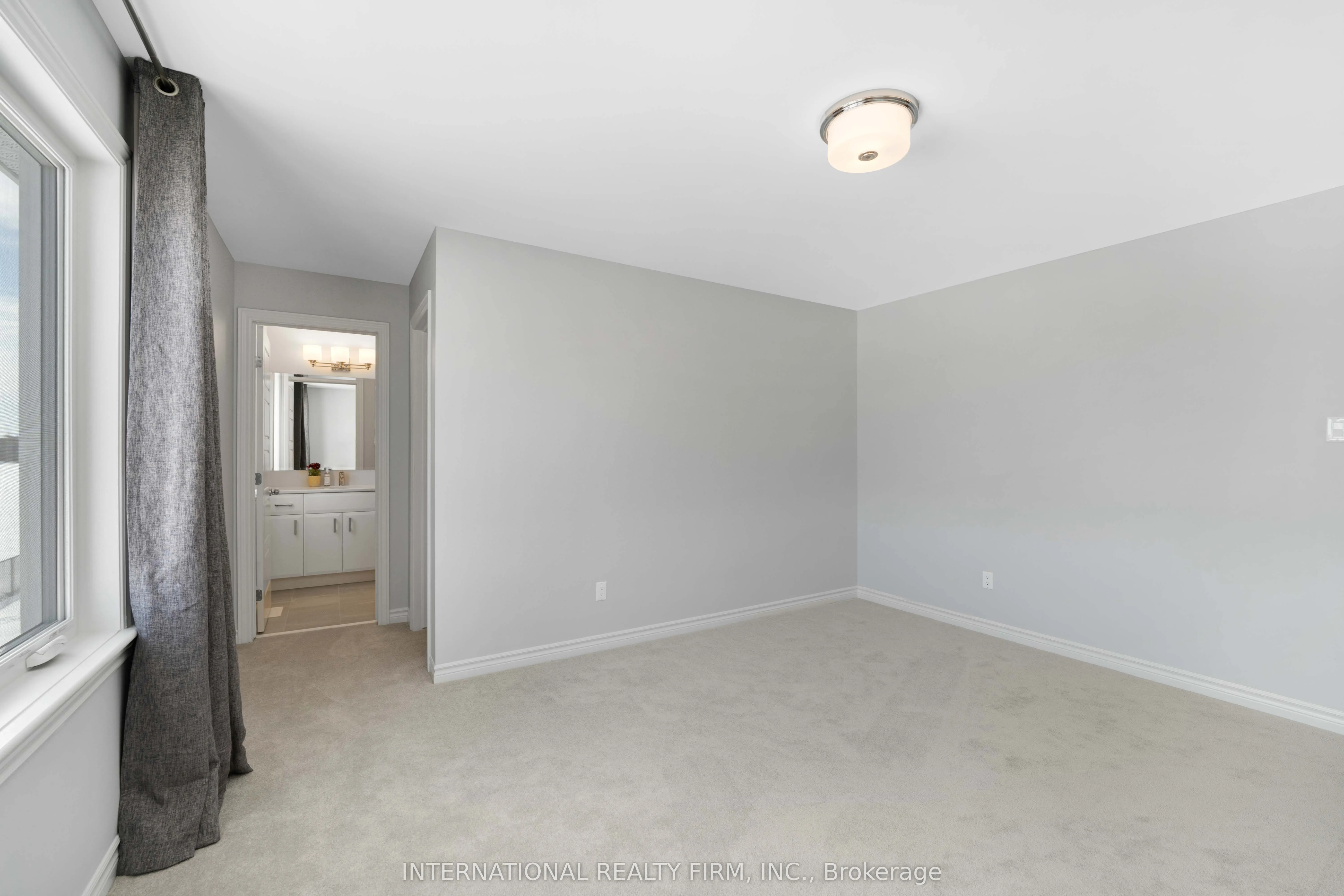 696 Moonflower Crescent